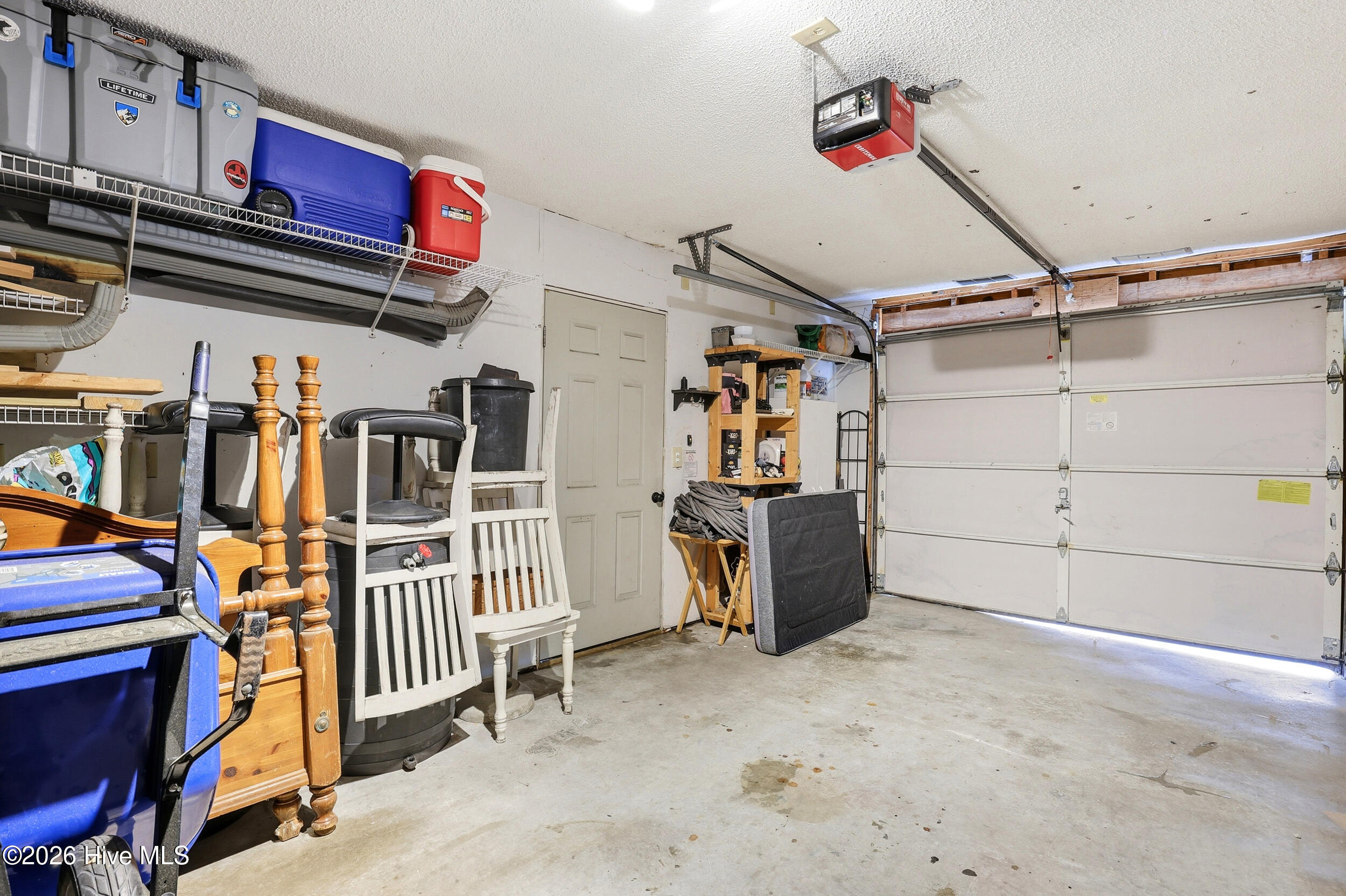 100569802 | Photo 46