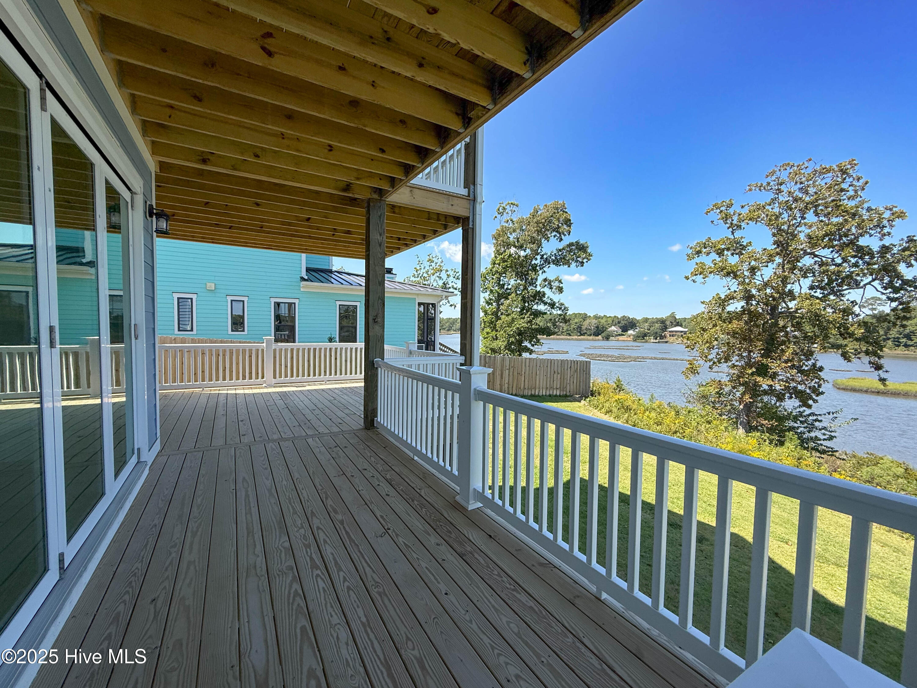 100539536 | Photo 85