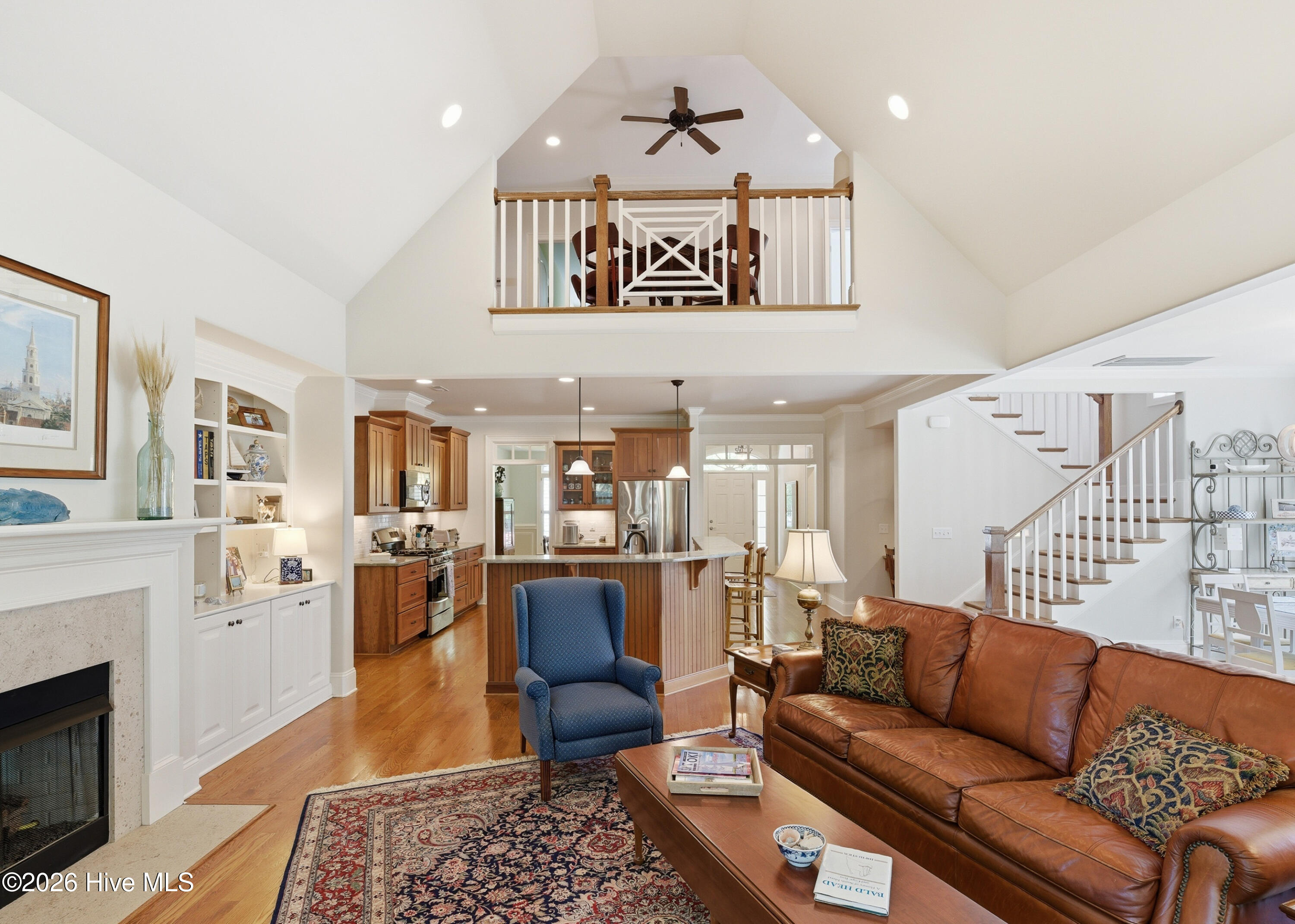 100569454 | Photo 24