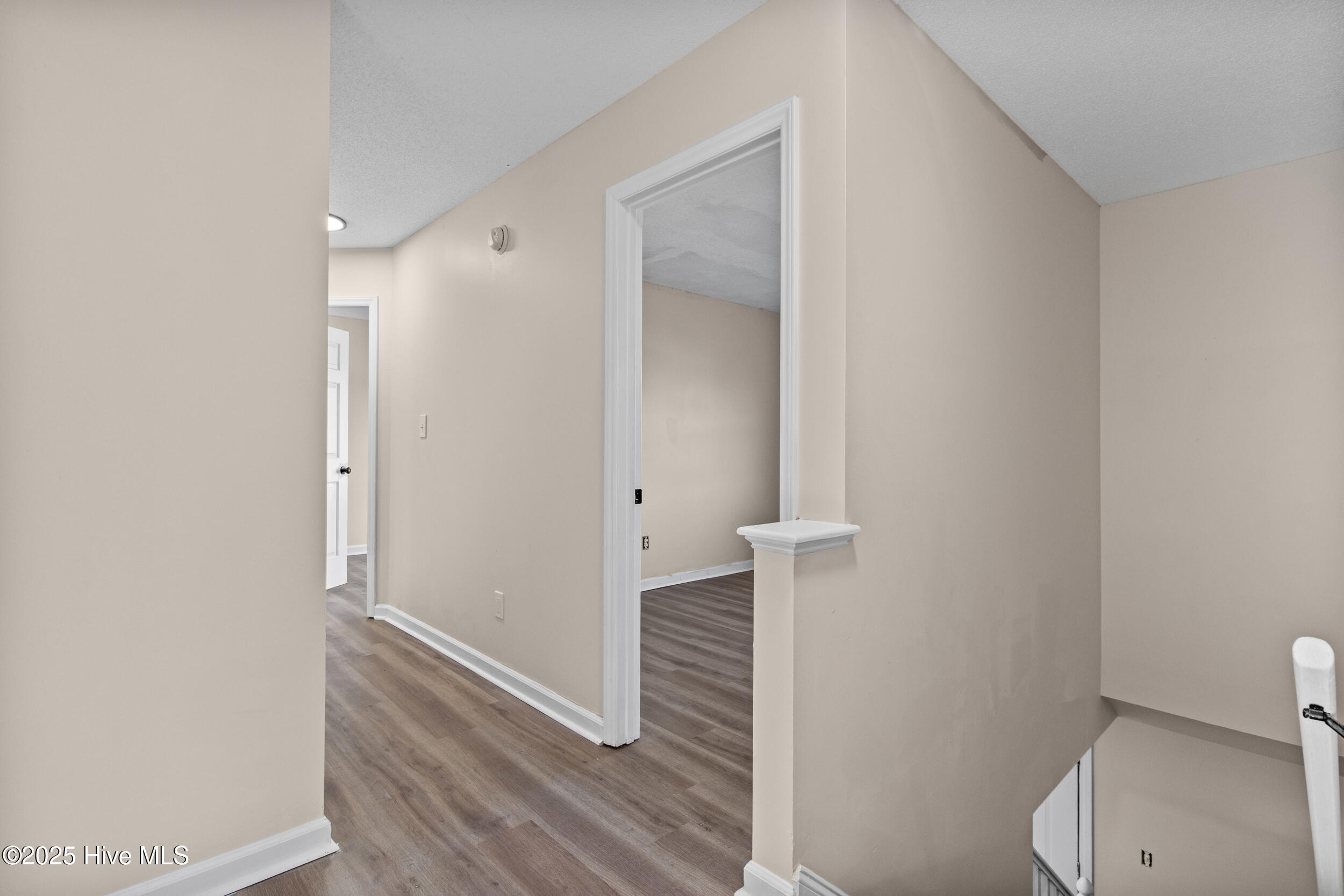 100561425 | Photo 19