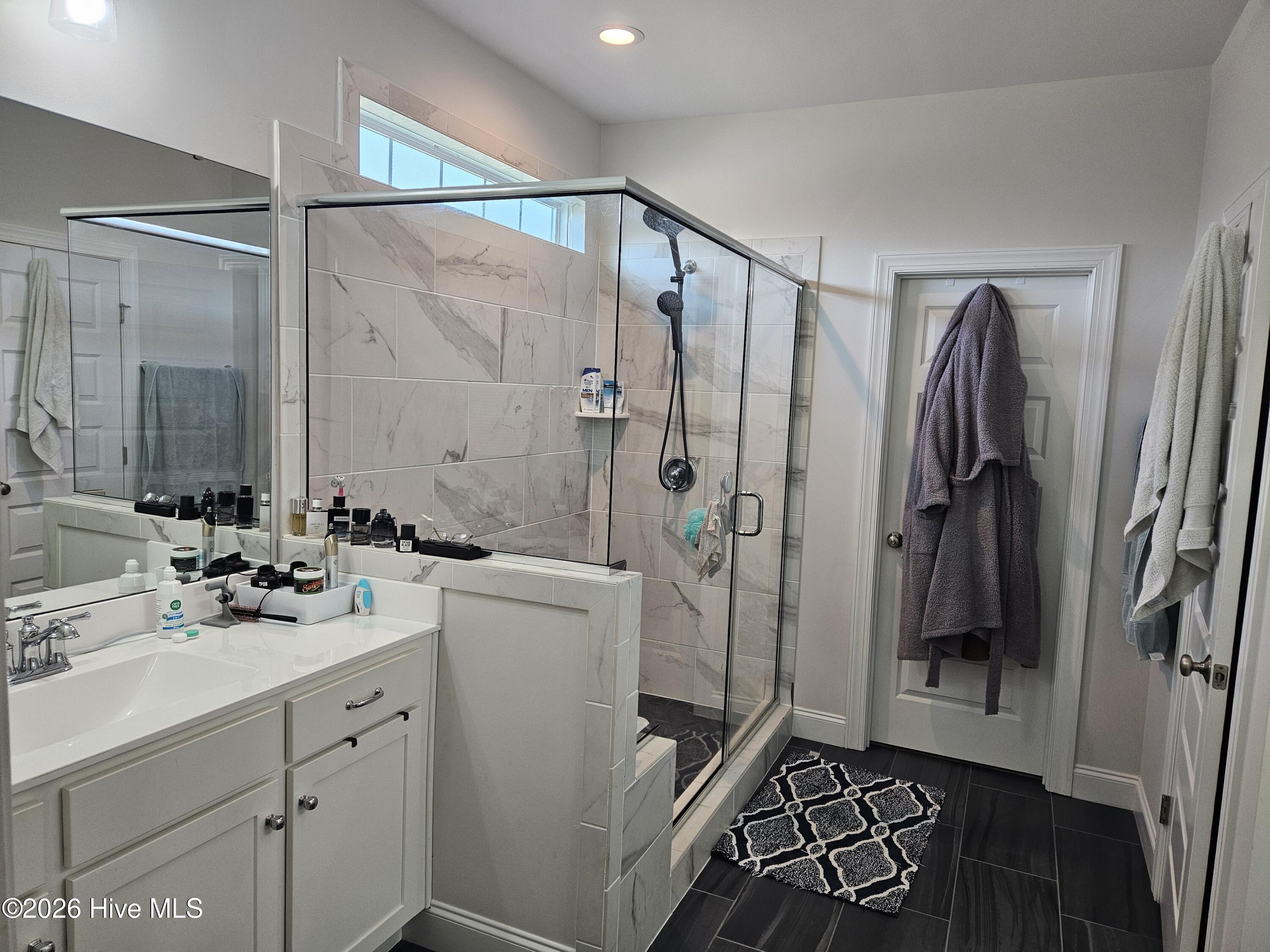 100569163 | Photo 14