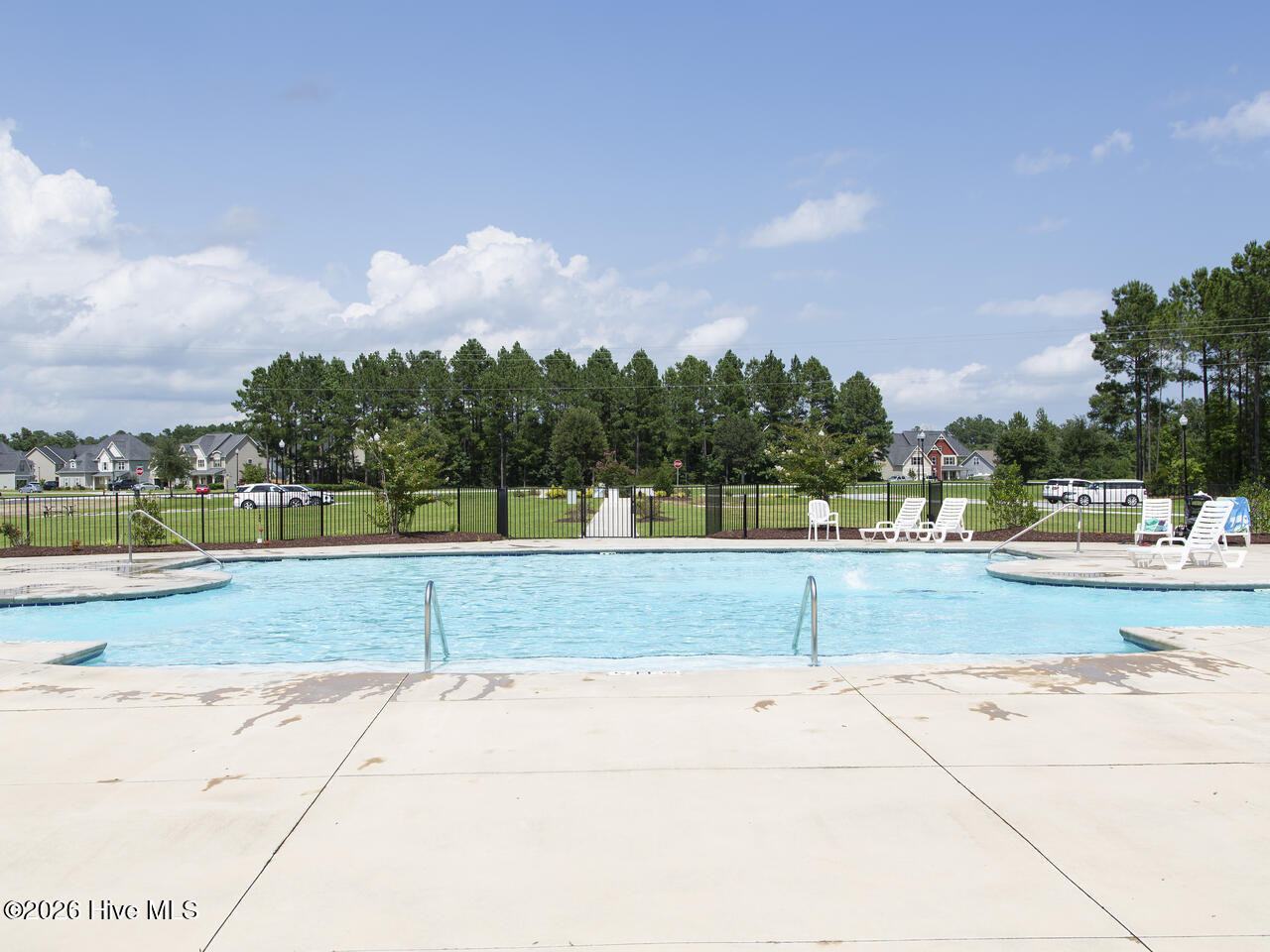 100548051 | Photo 50