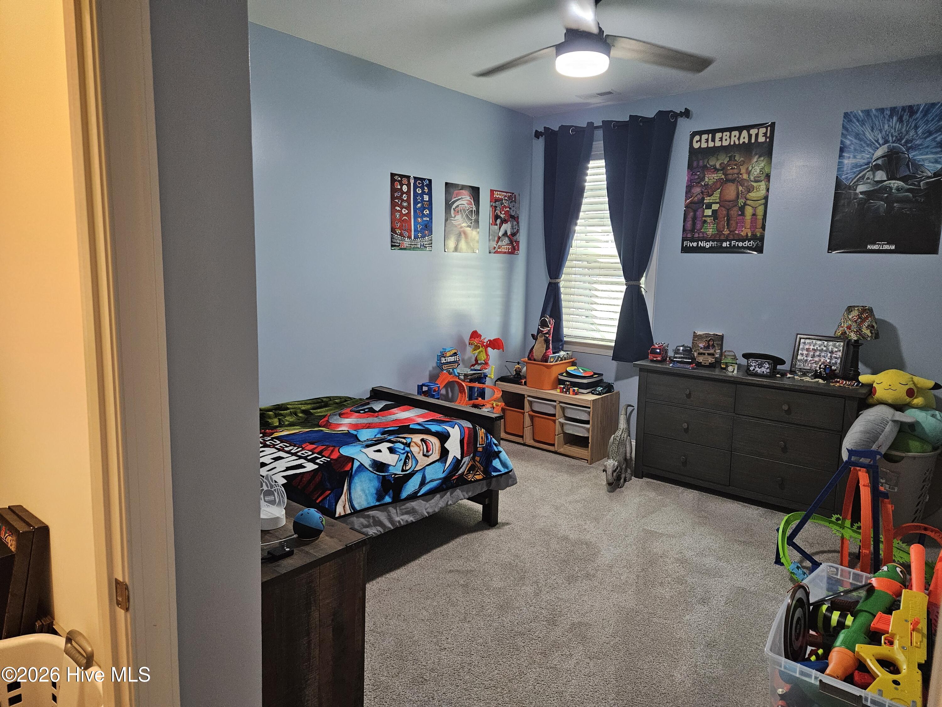 100569163 | Photo 25