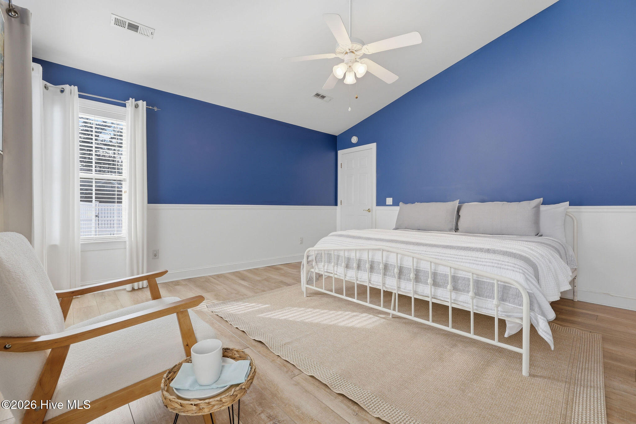 100559999 | Photo 28