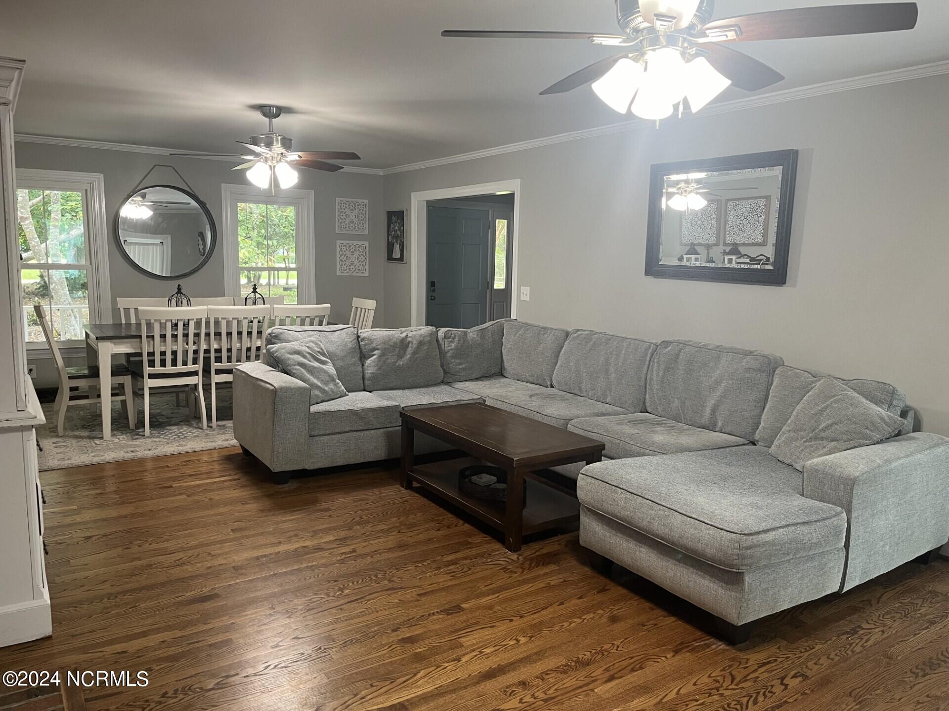 100570144 | Photo 11