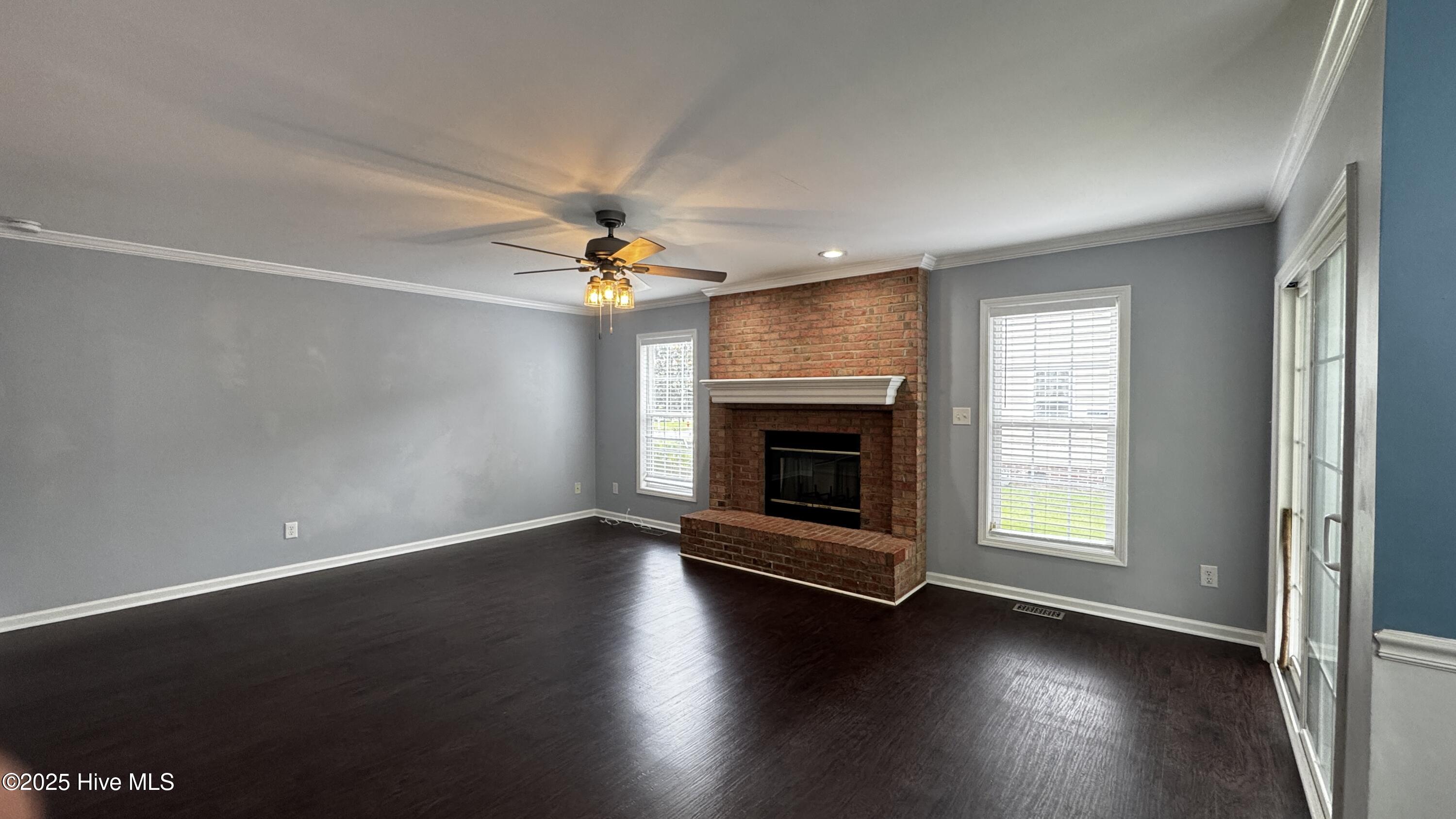 100525819 | Photo 14