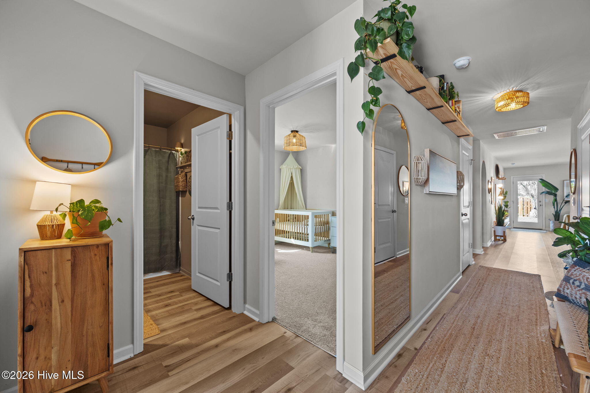 100557335 | Photo 23