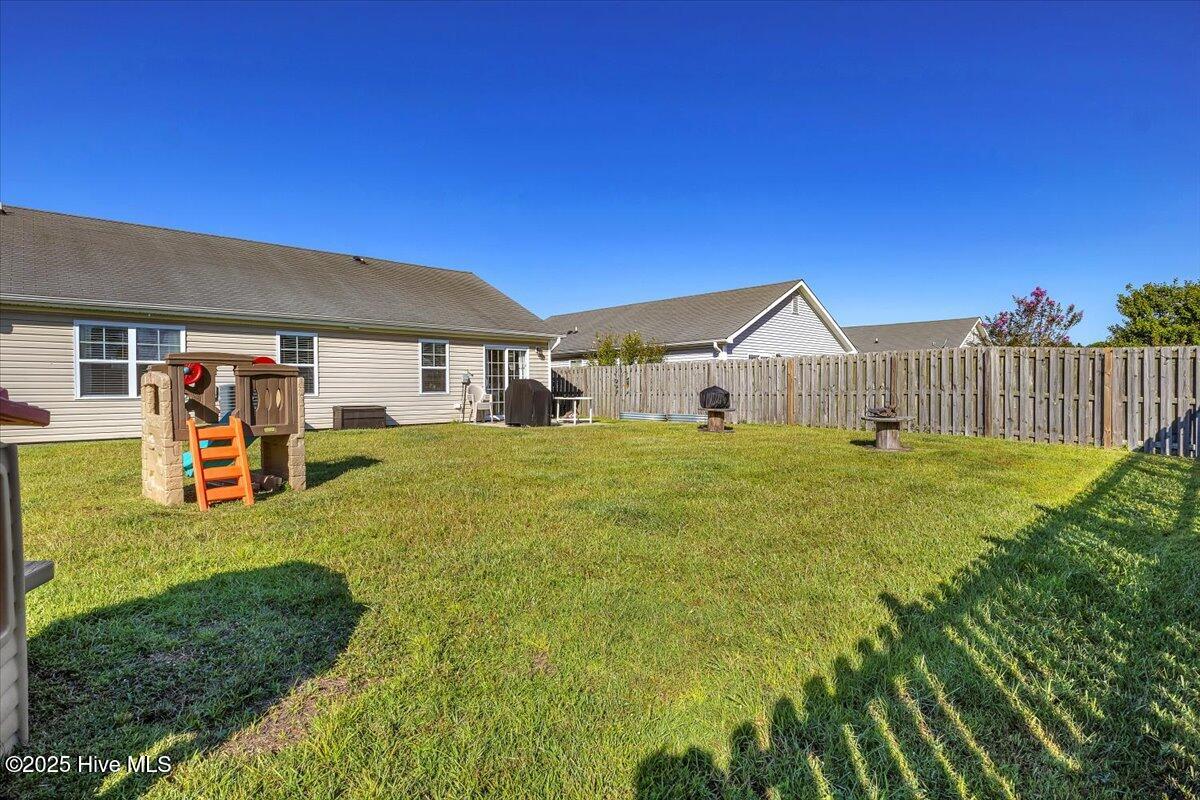 100557055 | Photo 32