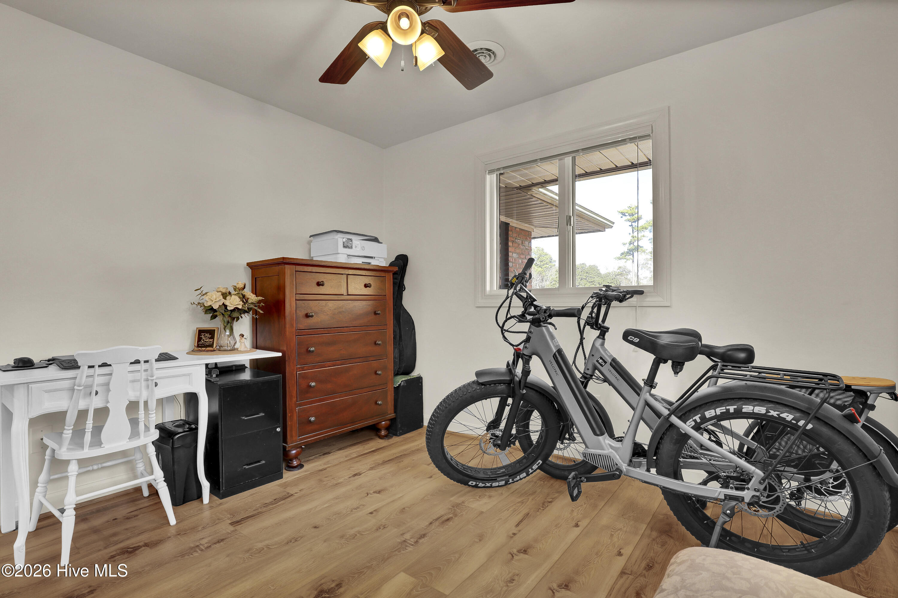 100548794 | Photo 25