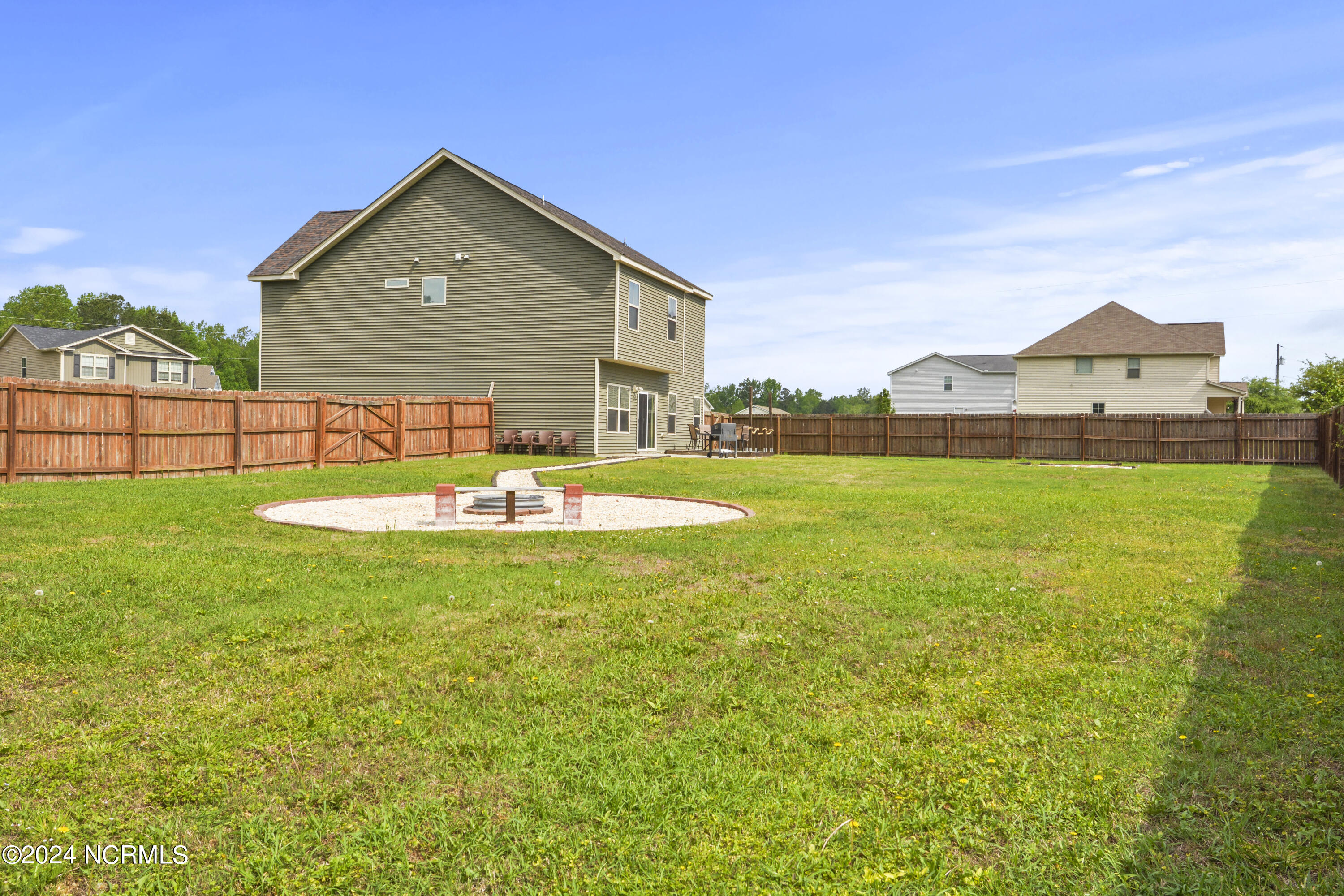 100566117 | Photo 45