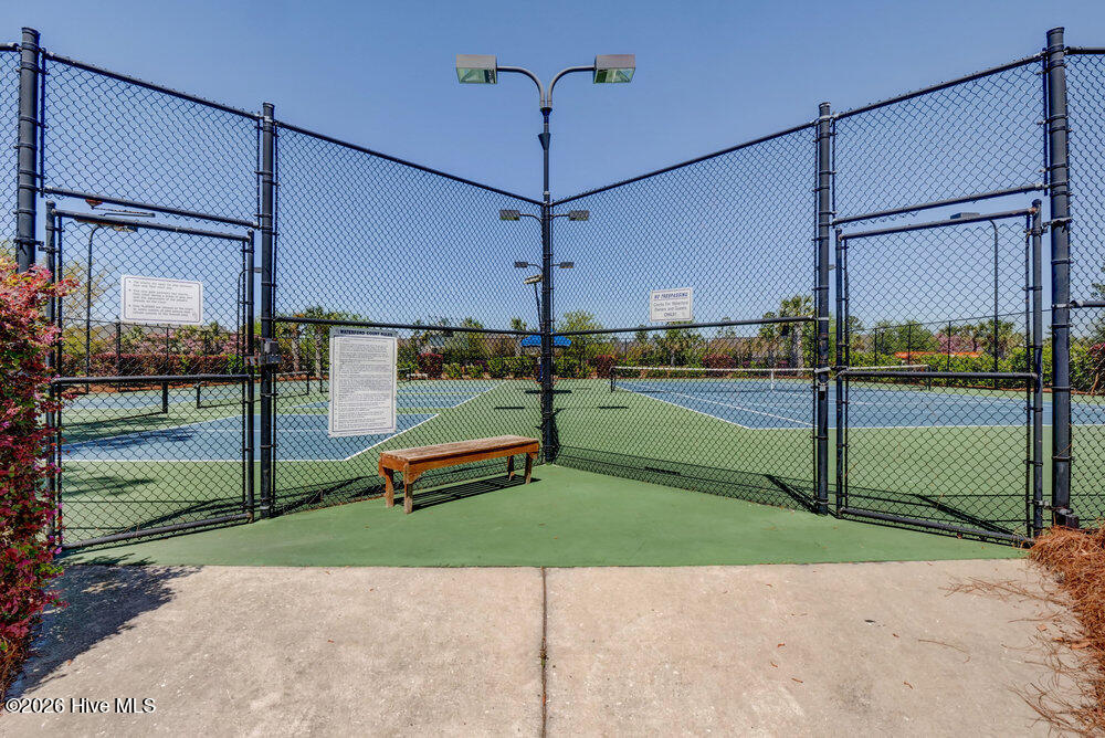 100554045 | Photo 64