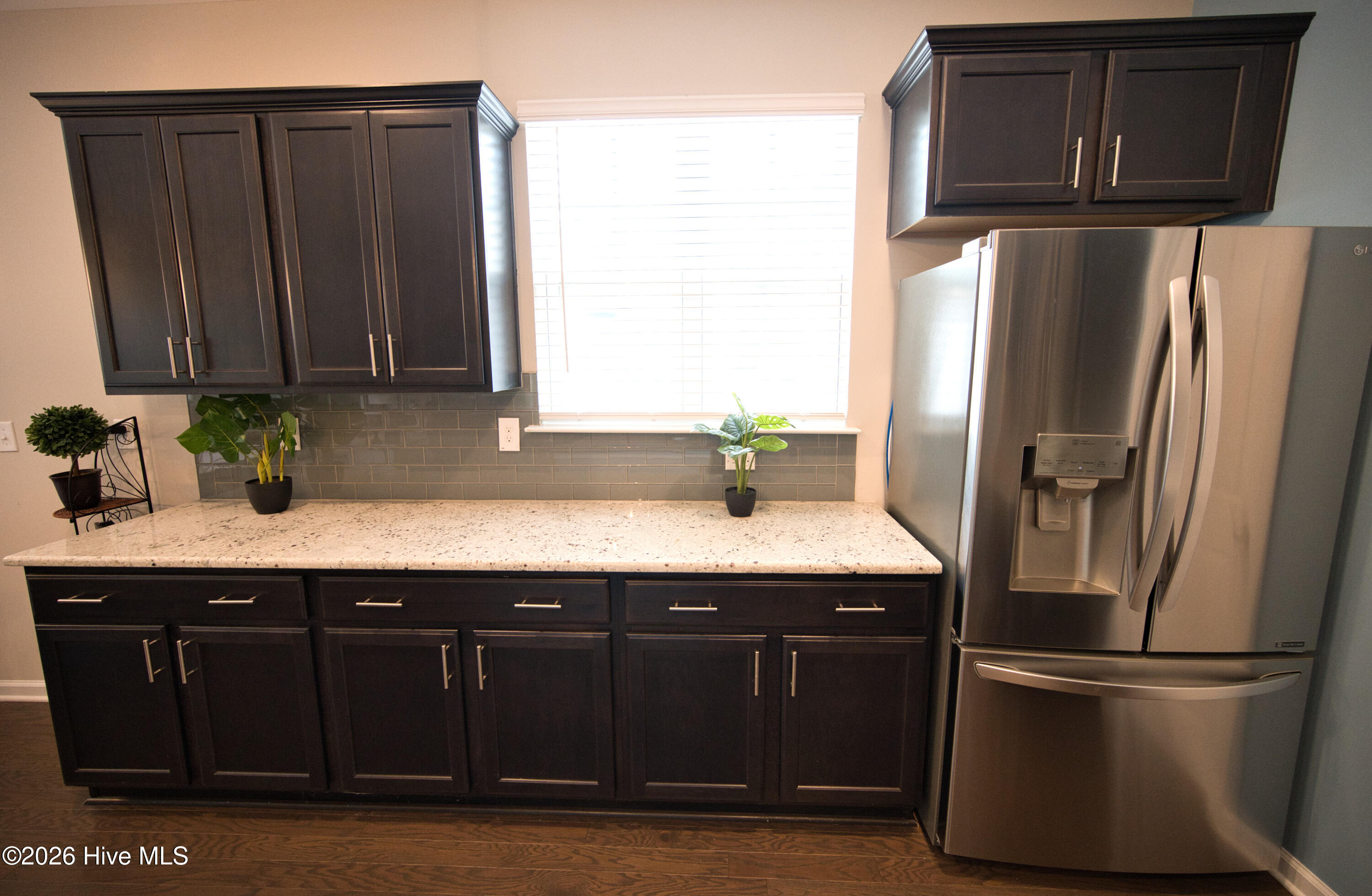 100560358 | Photo 18