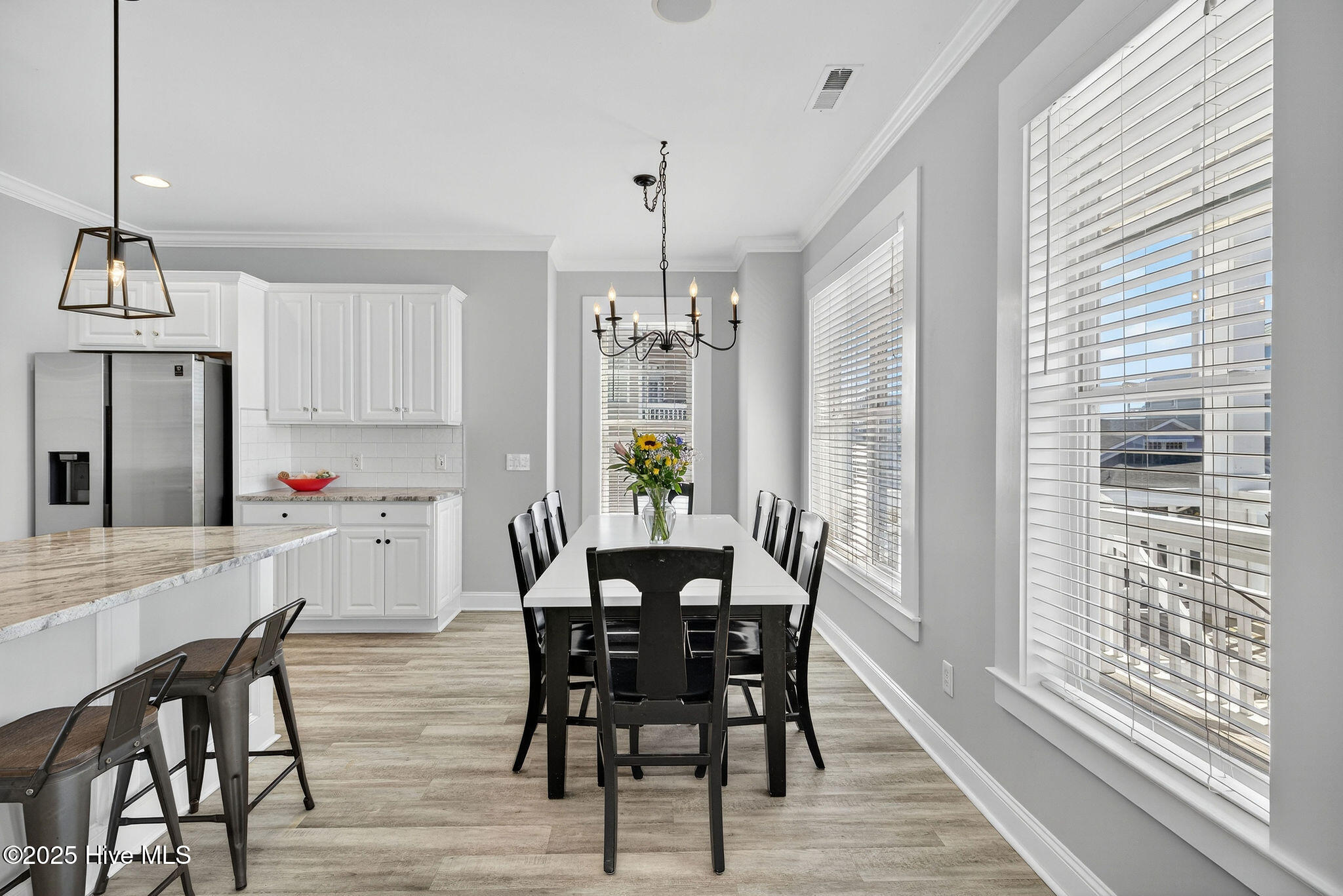 100522563 | Photo 52