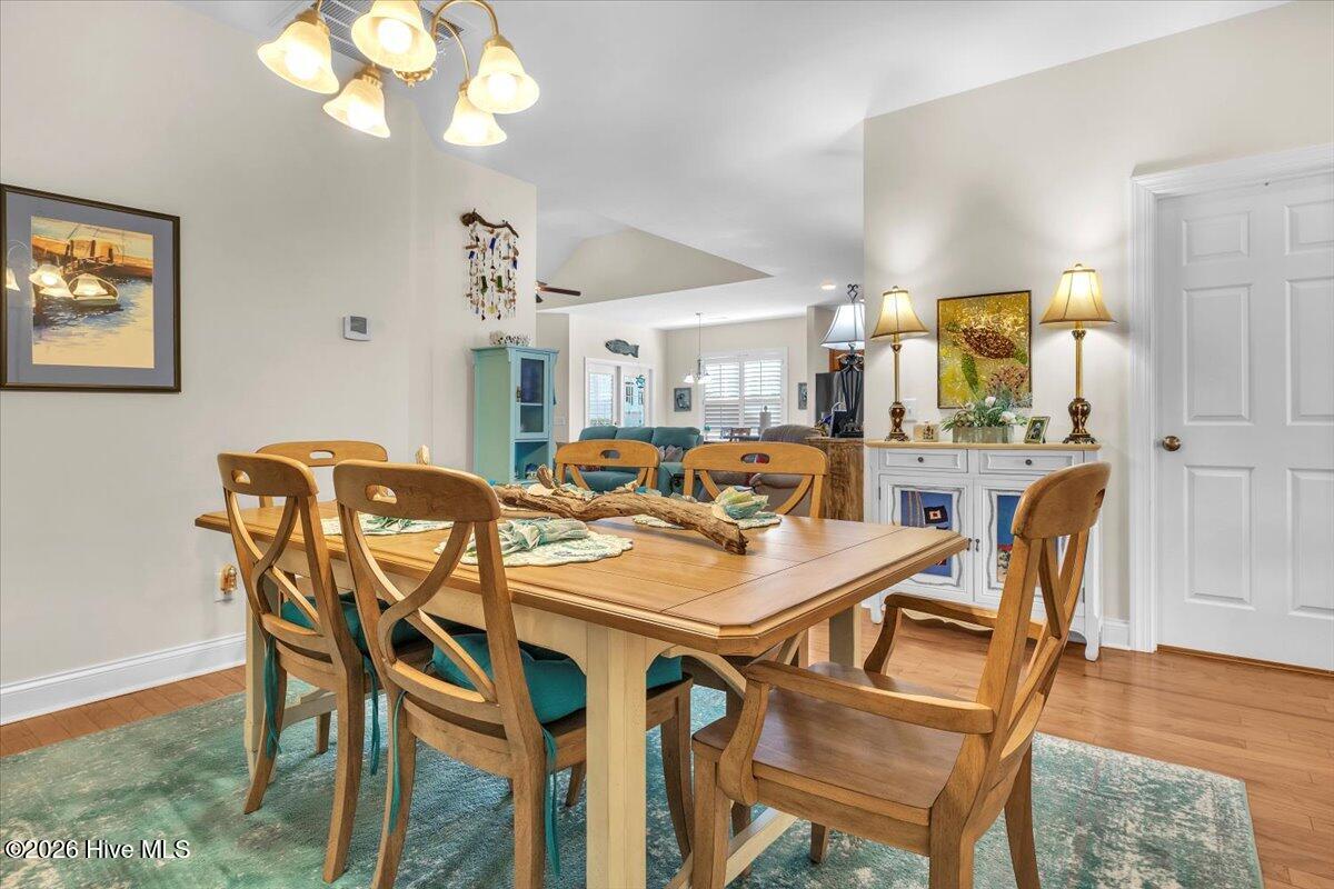 100549972 | Photo 25