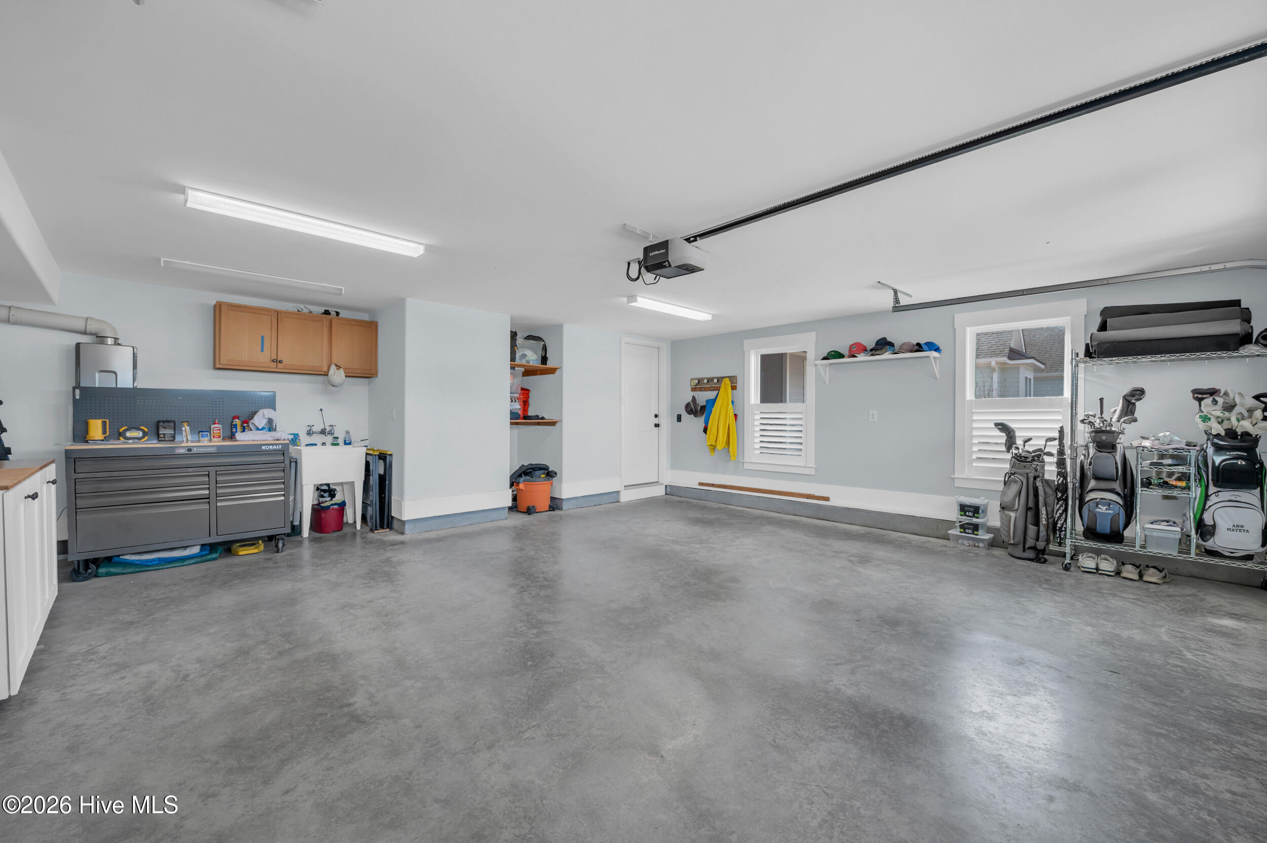 100550719 | Photo 41