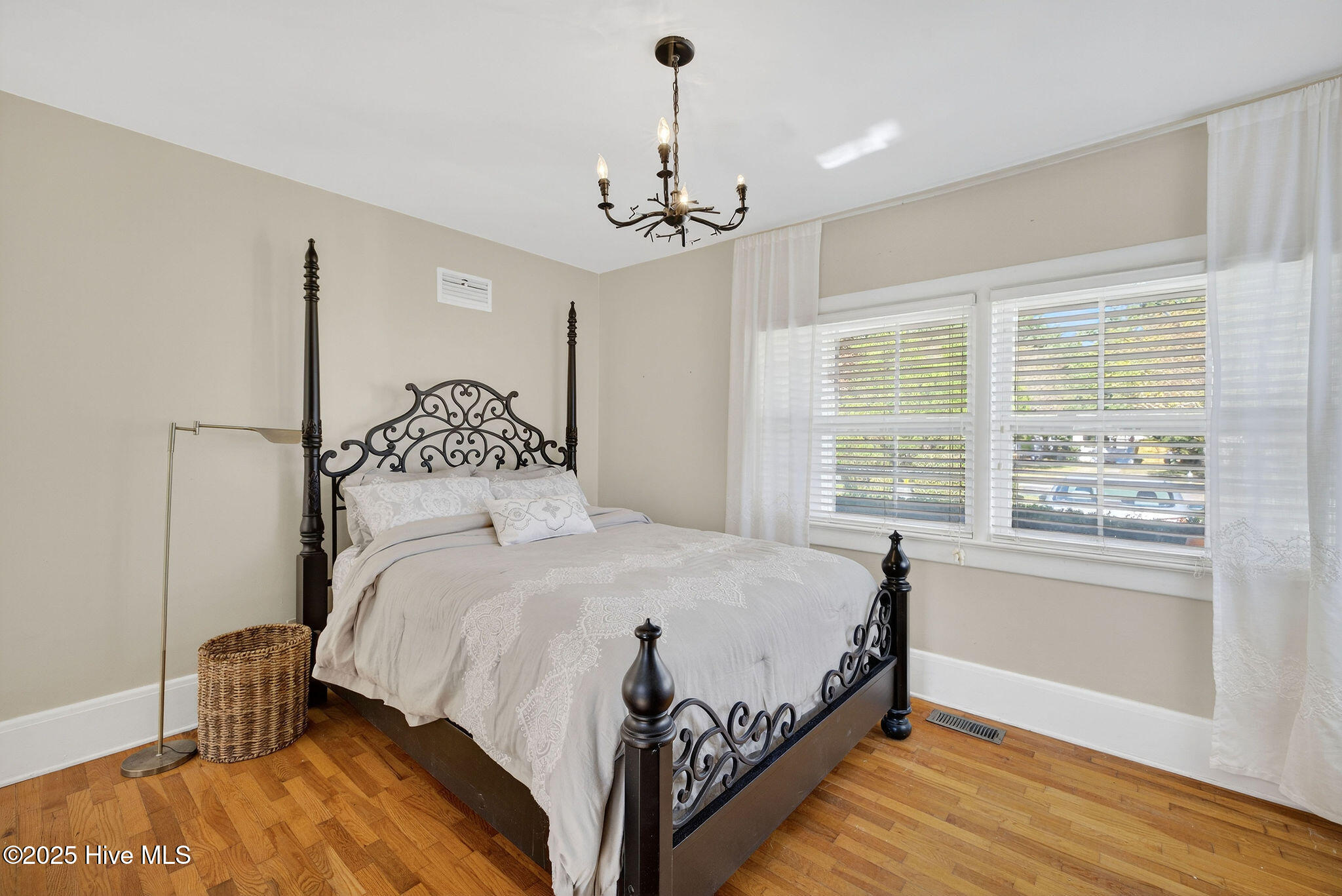 100539754 | Photo 22