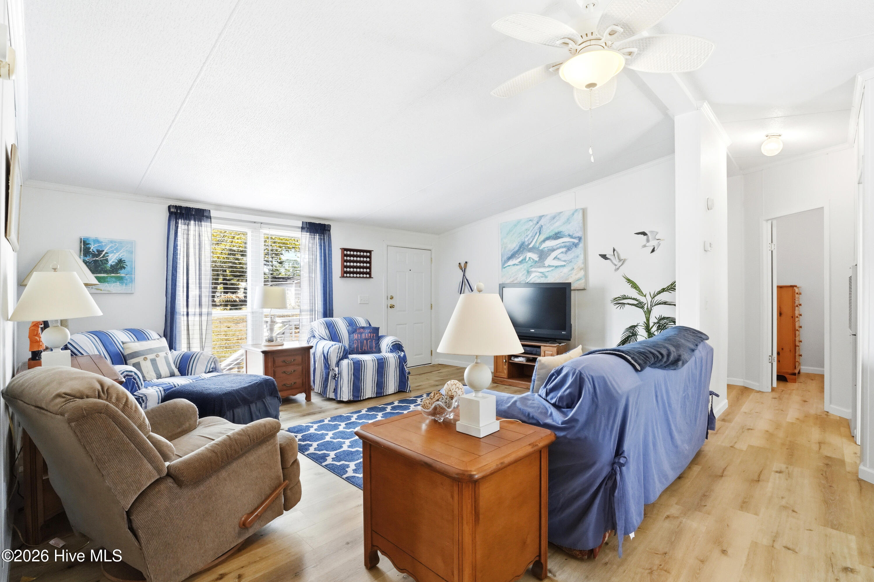 100565641 | Photo 18