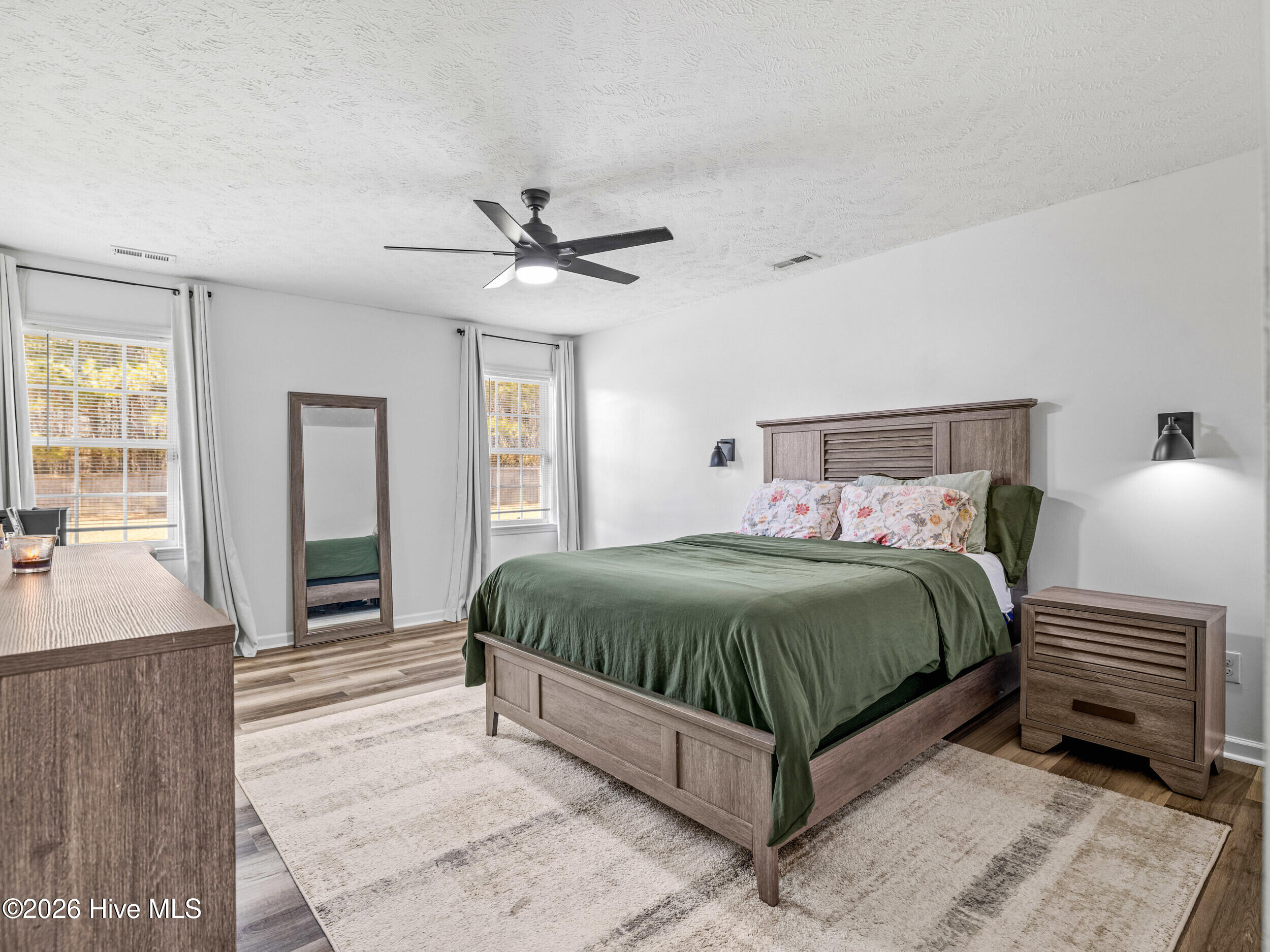 100554161 | Photo 31