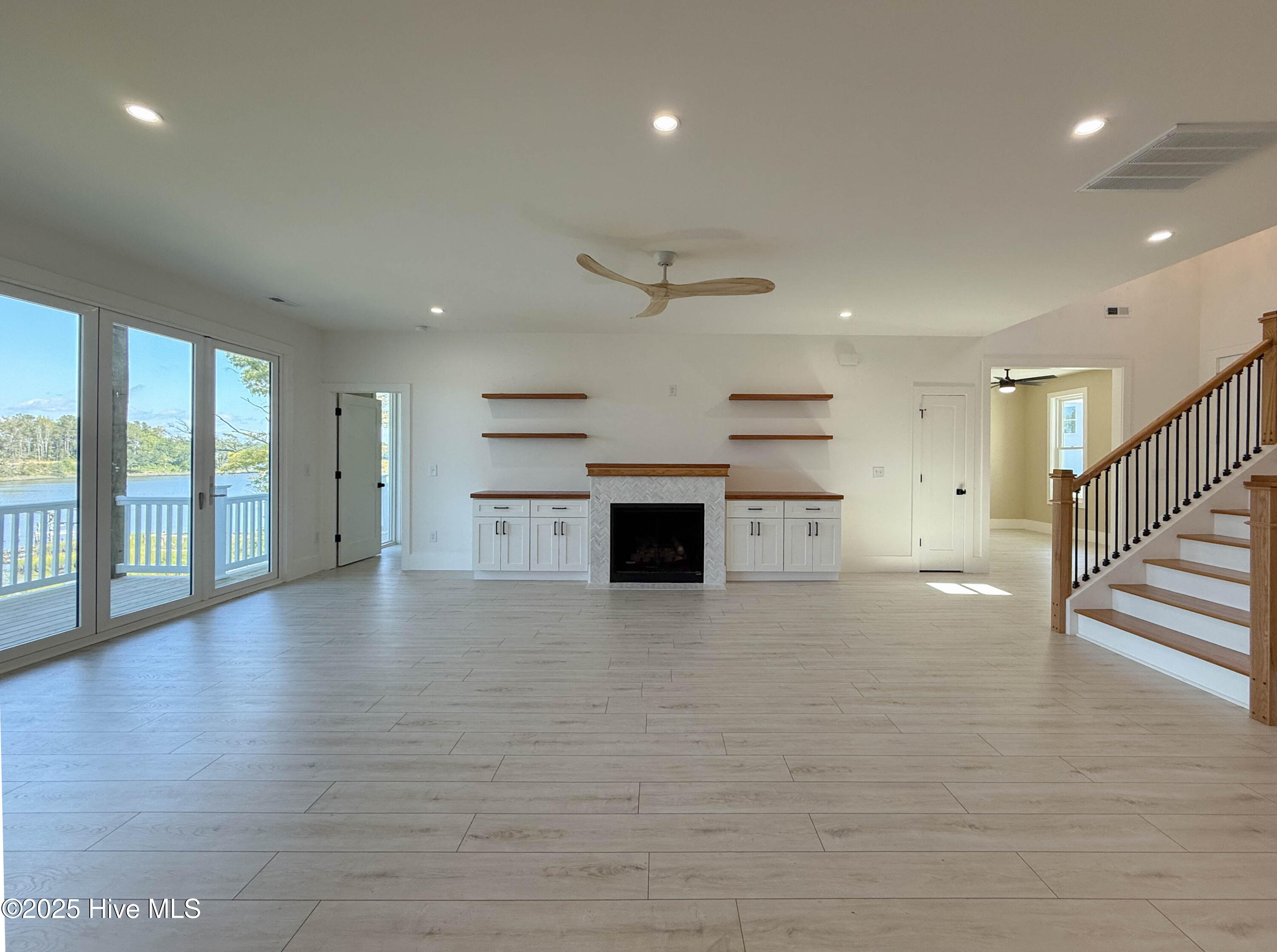 100539536 | Photo 26