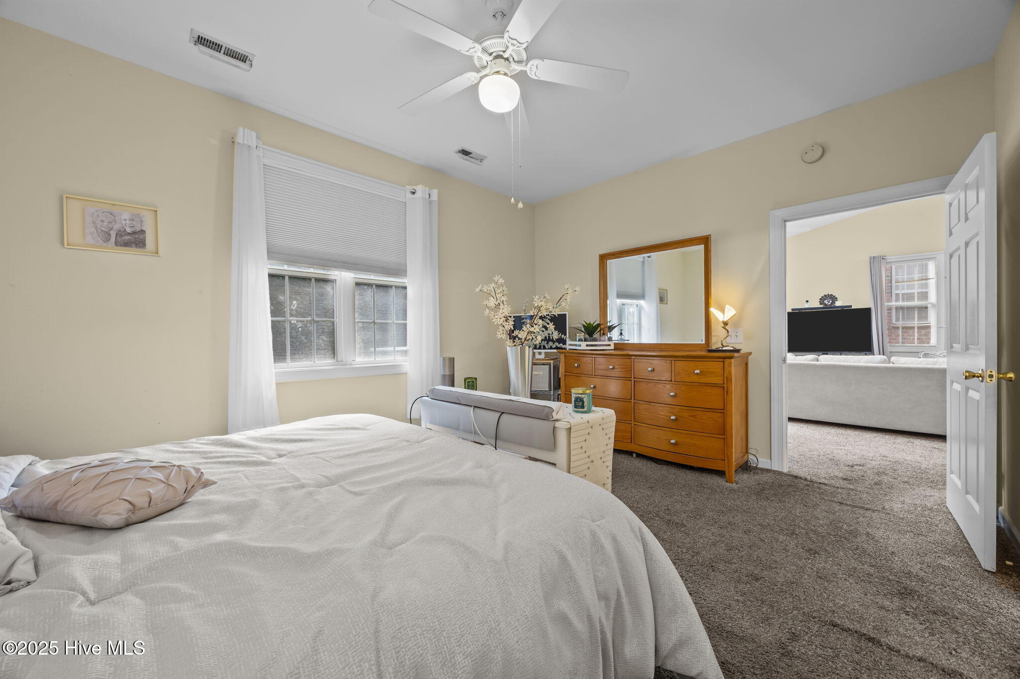 100532980 | Photo 21