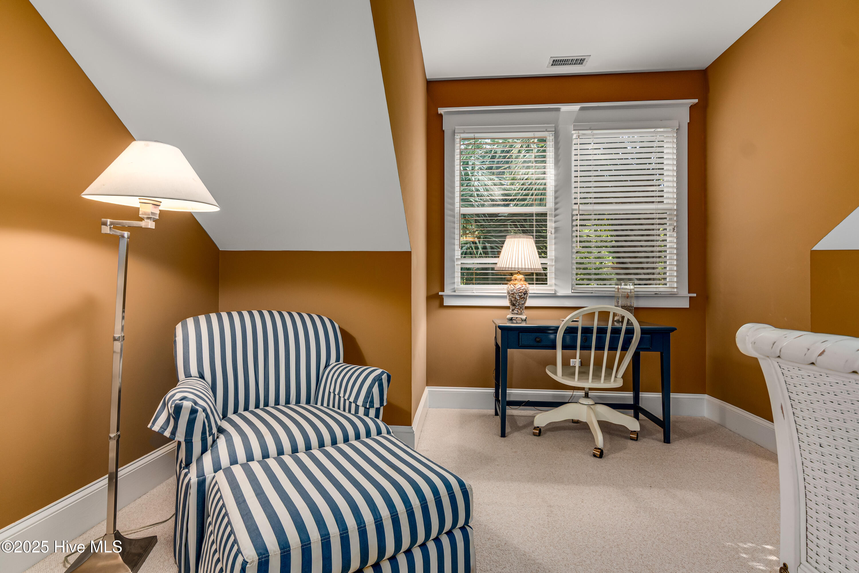 100510045 | Photo 38