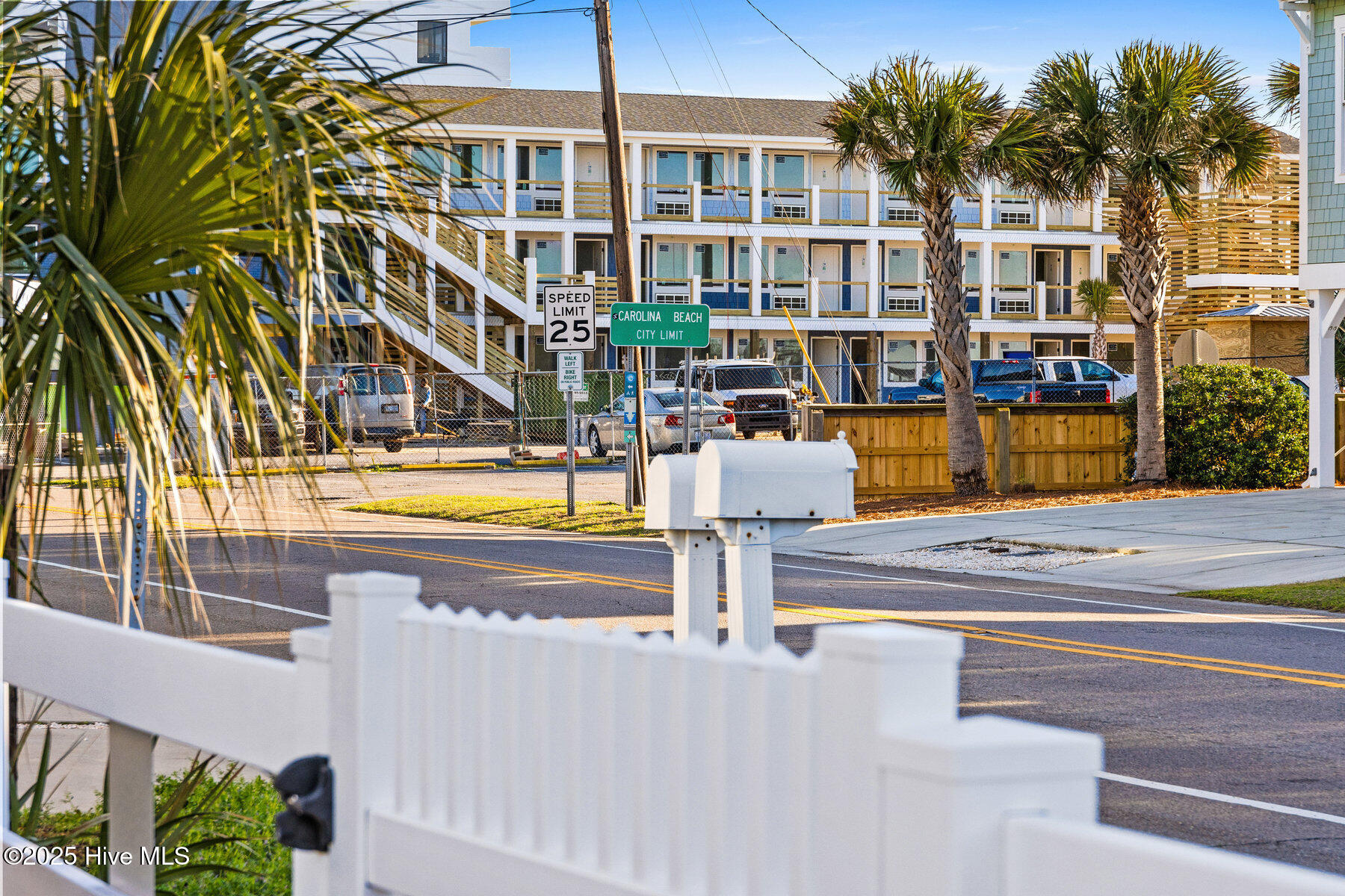 100557763 | Photo 34