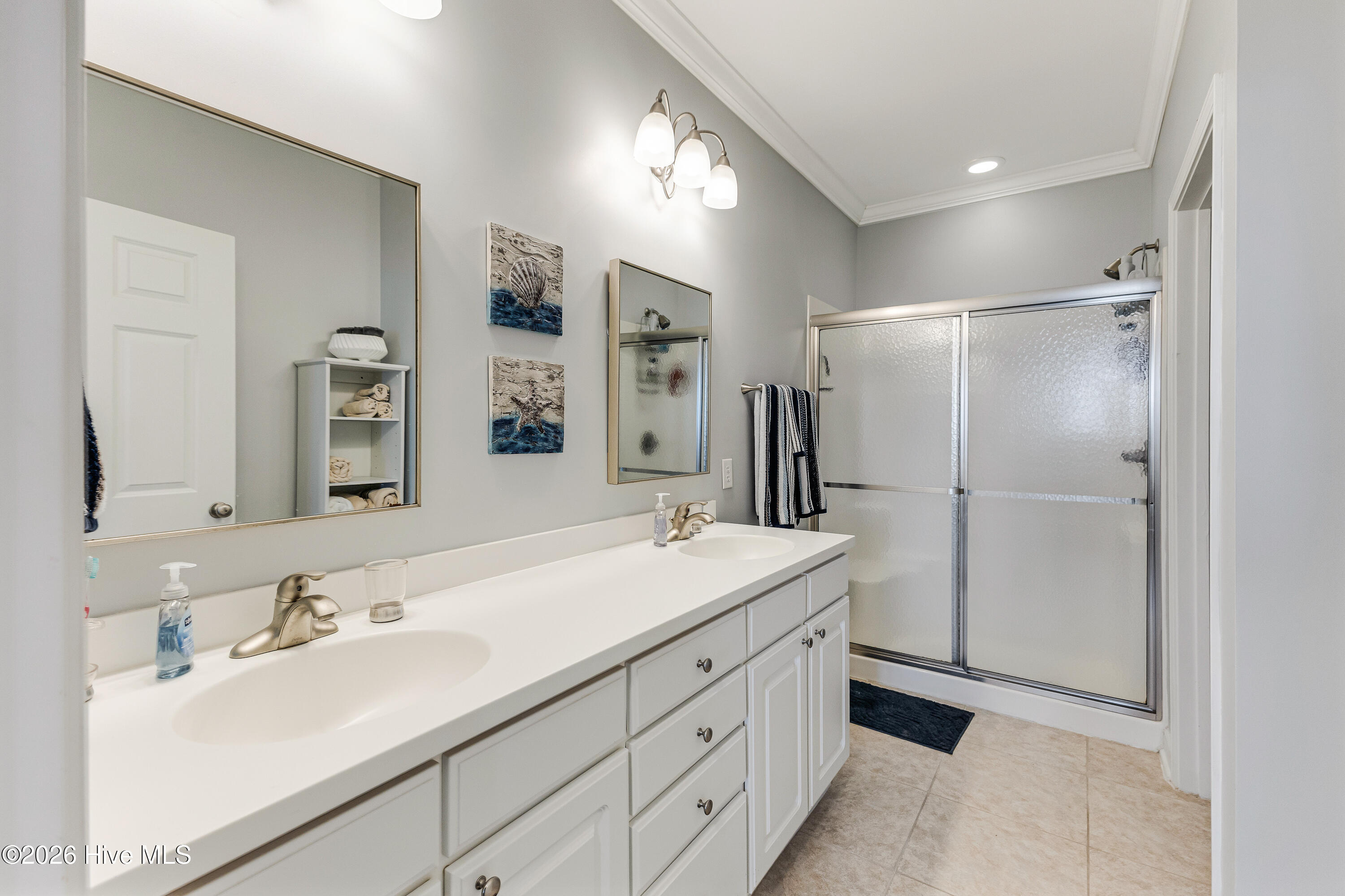 100569606 | Photo 21