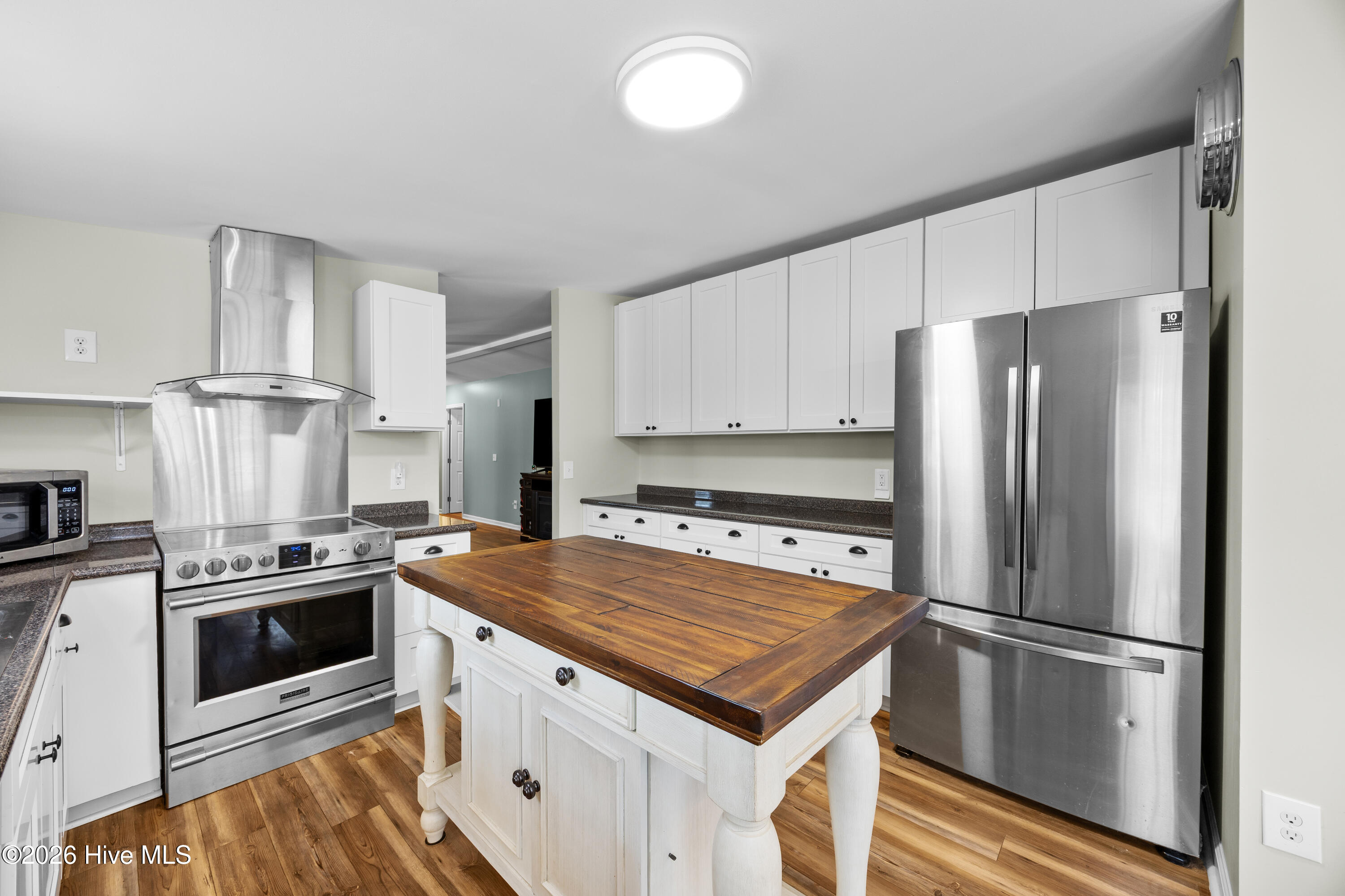 100551414 | Photo 11