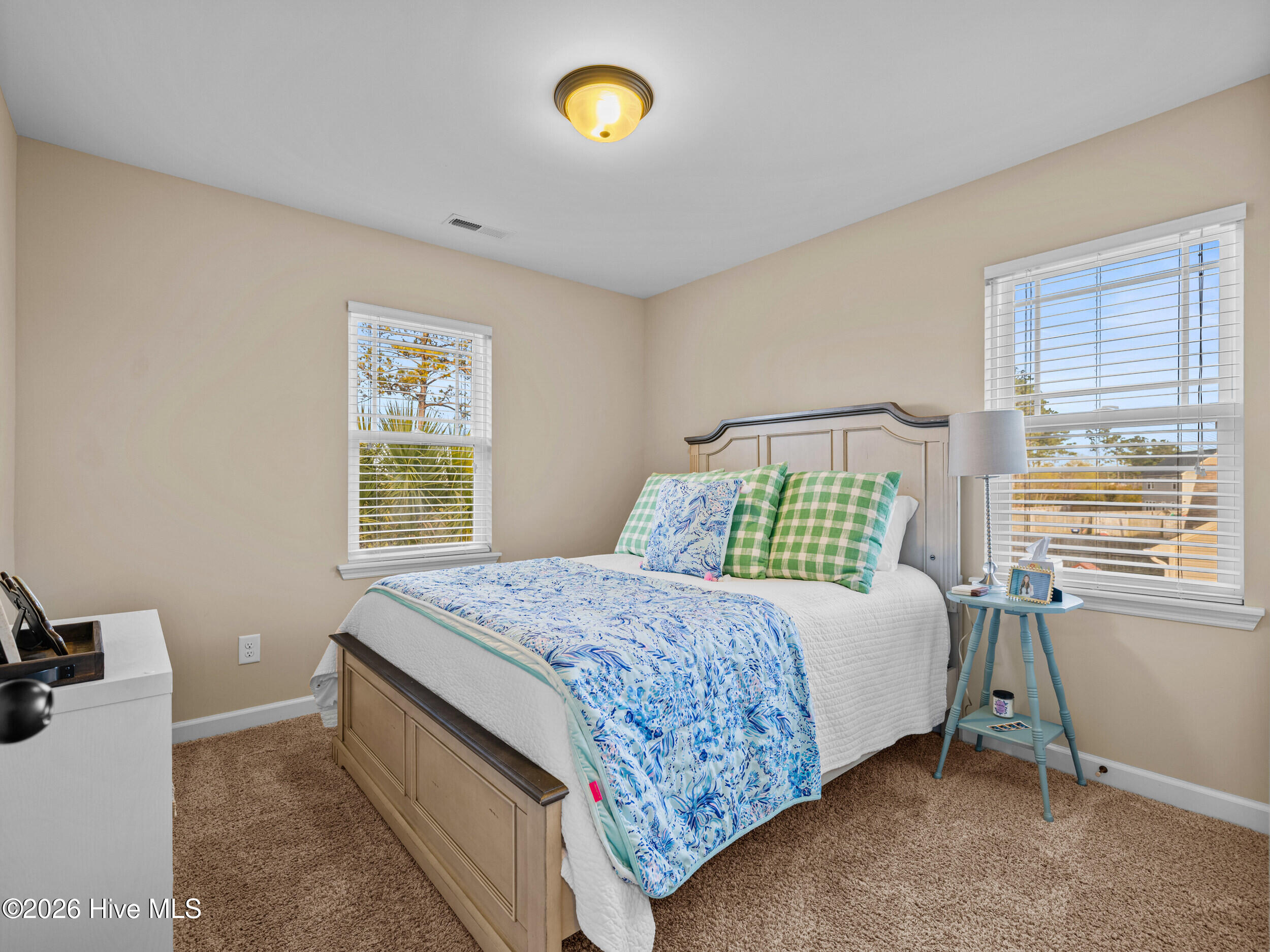 100559159 | Photo 43