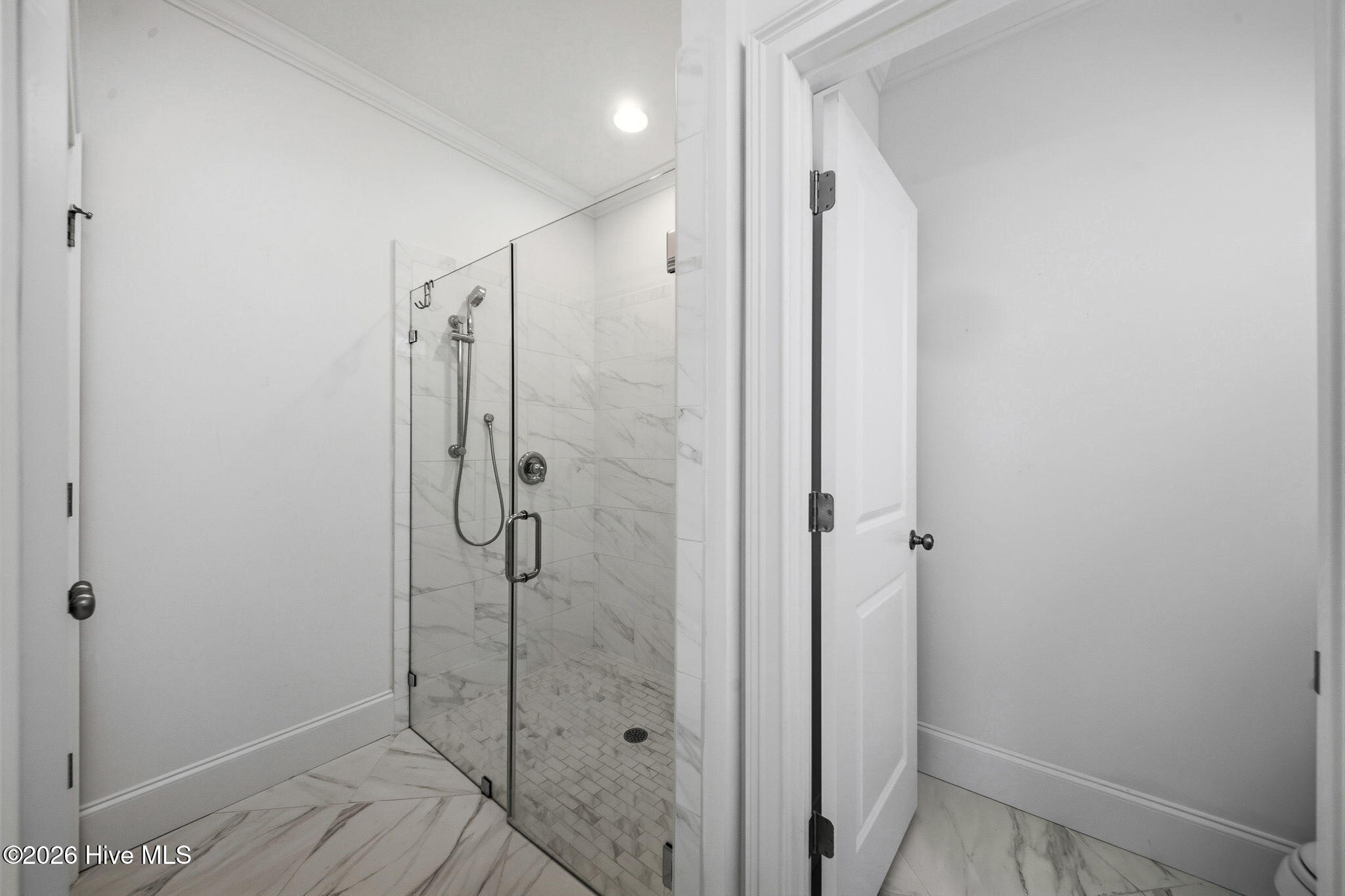 100567519 | Photo 27