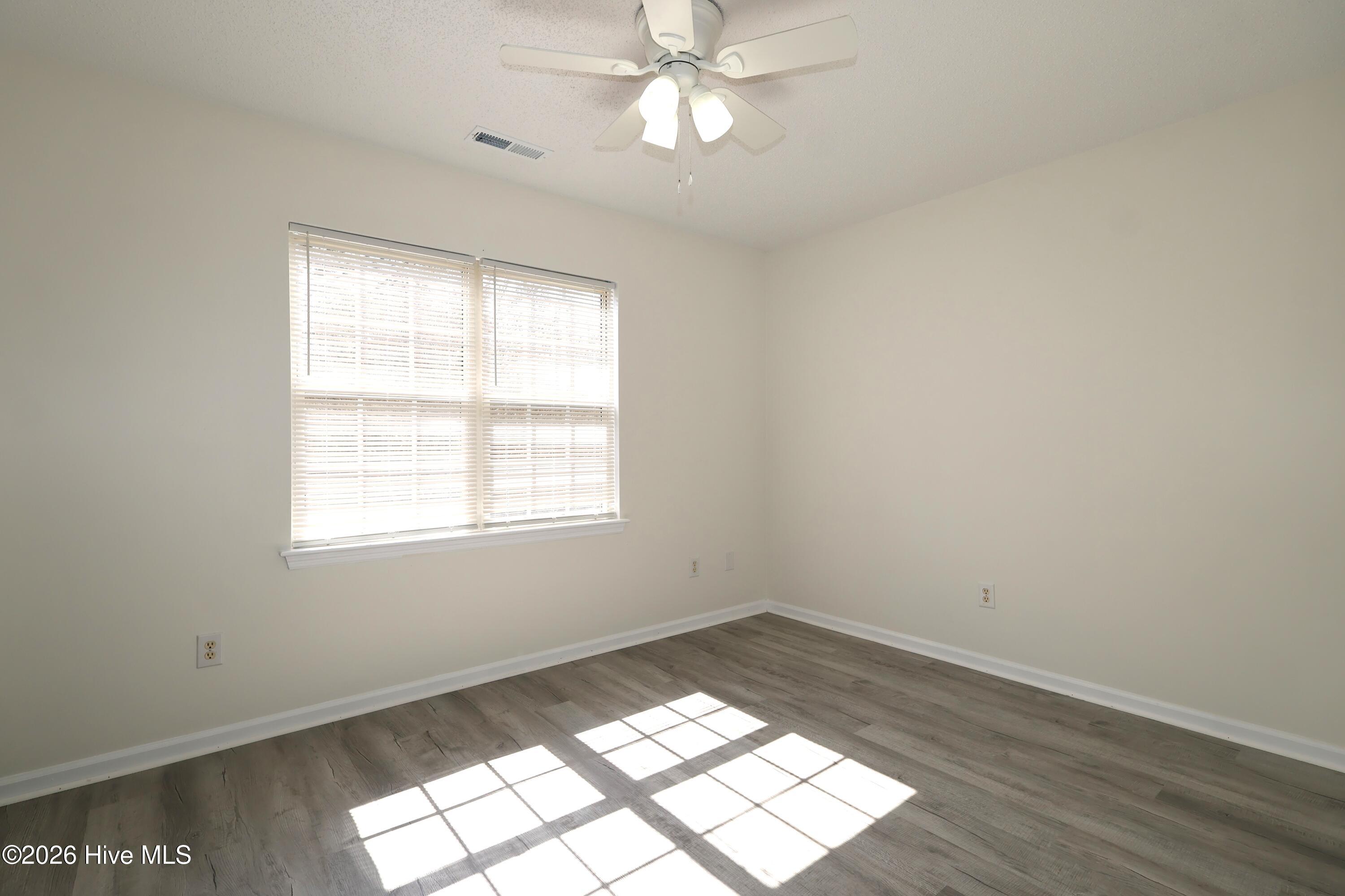 100559082 | Photo 12