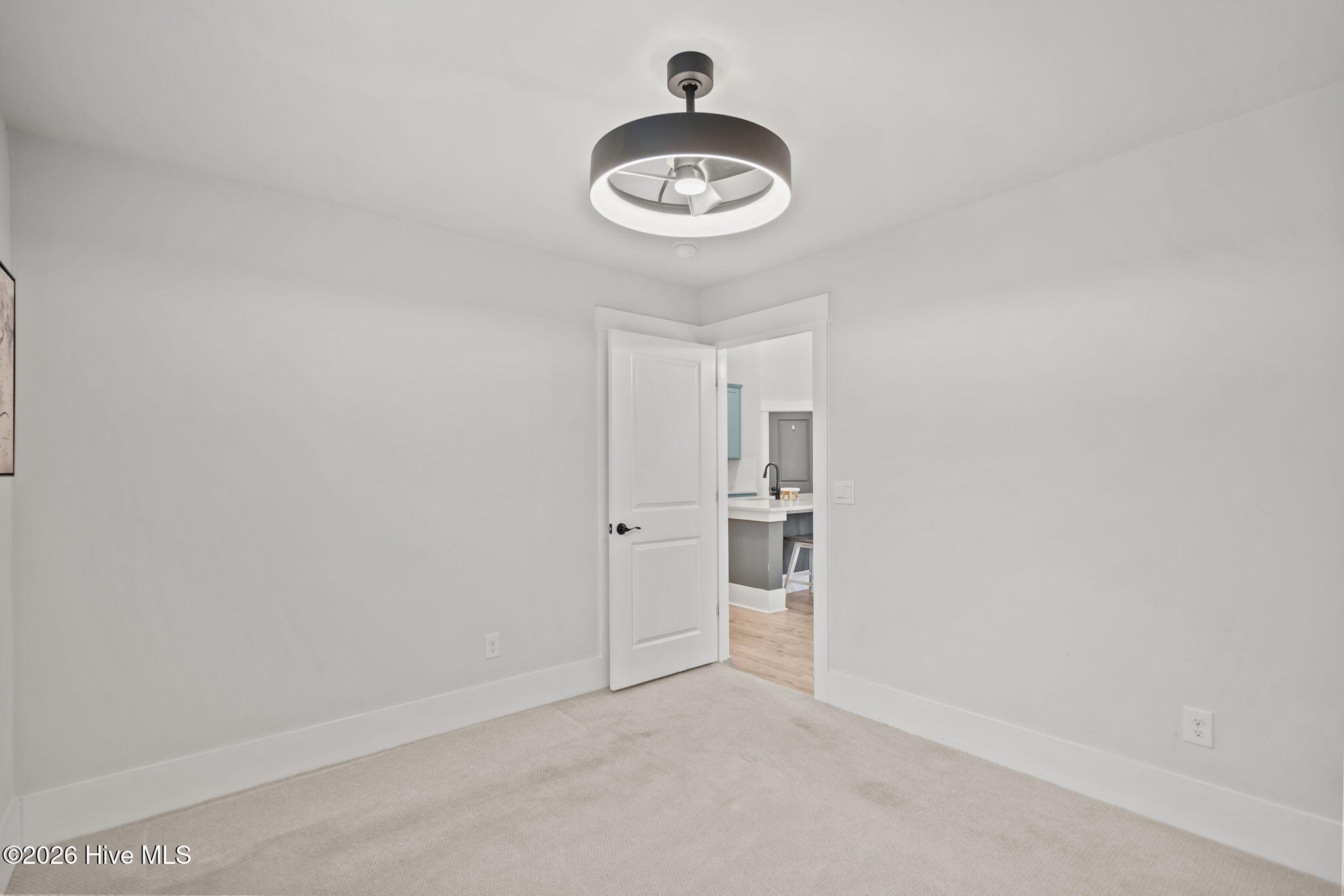 100558026 | Photo 46