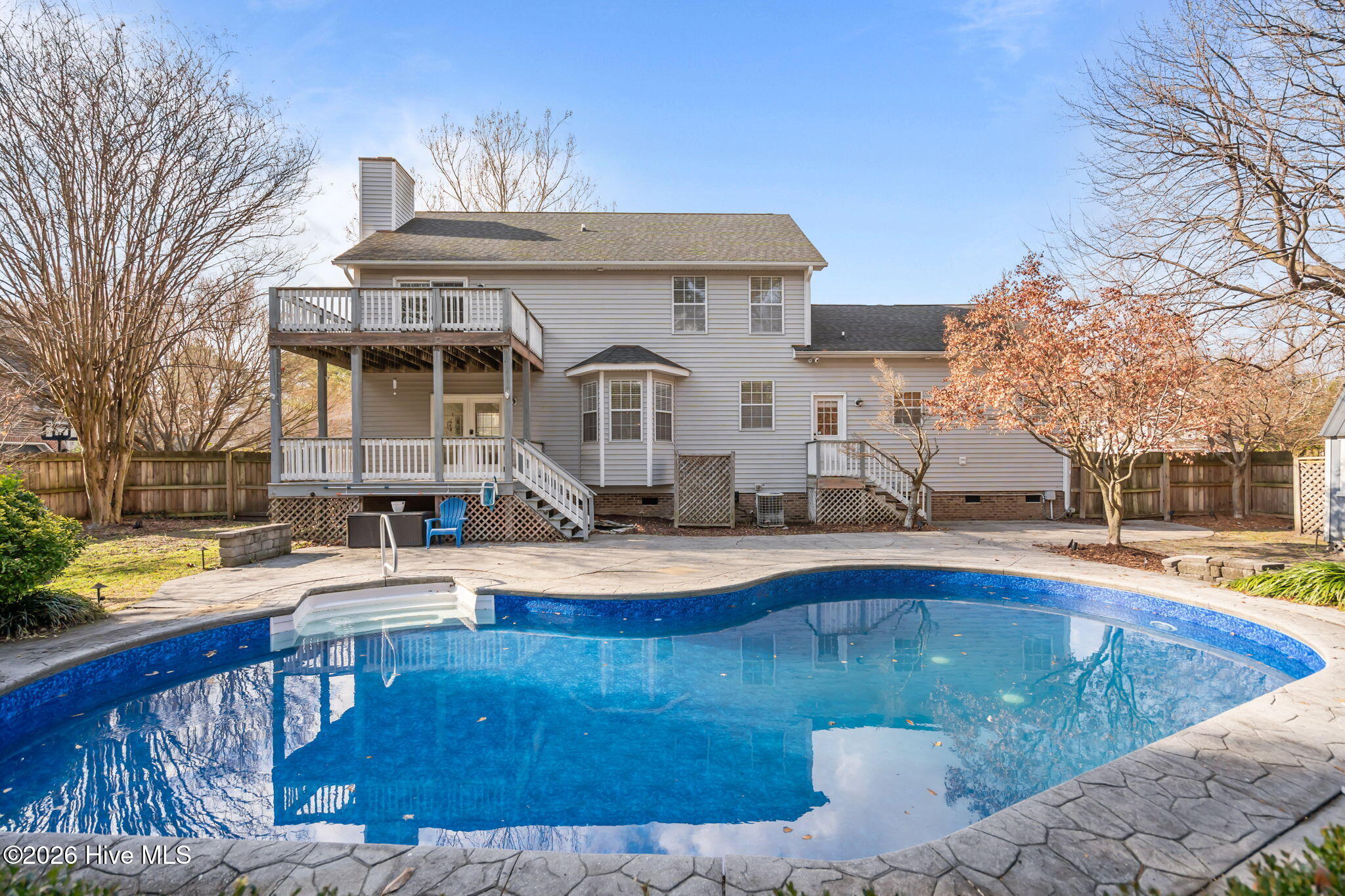 100548092 | Photo 56