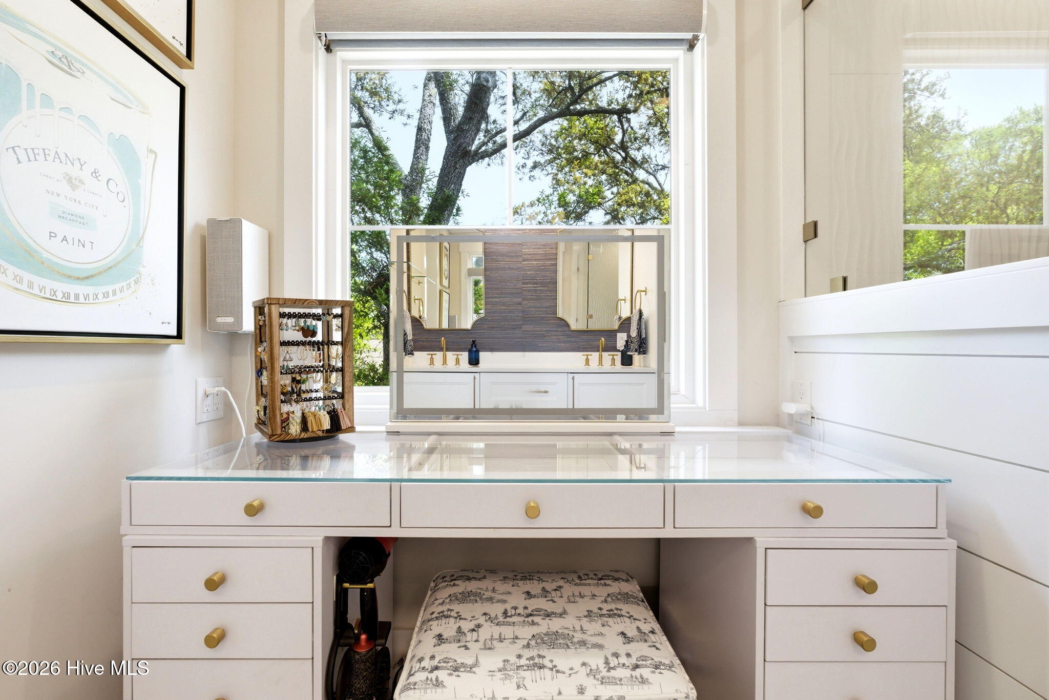 100568699 | Photo 18