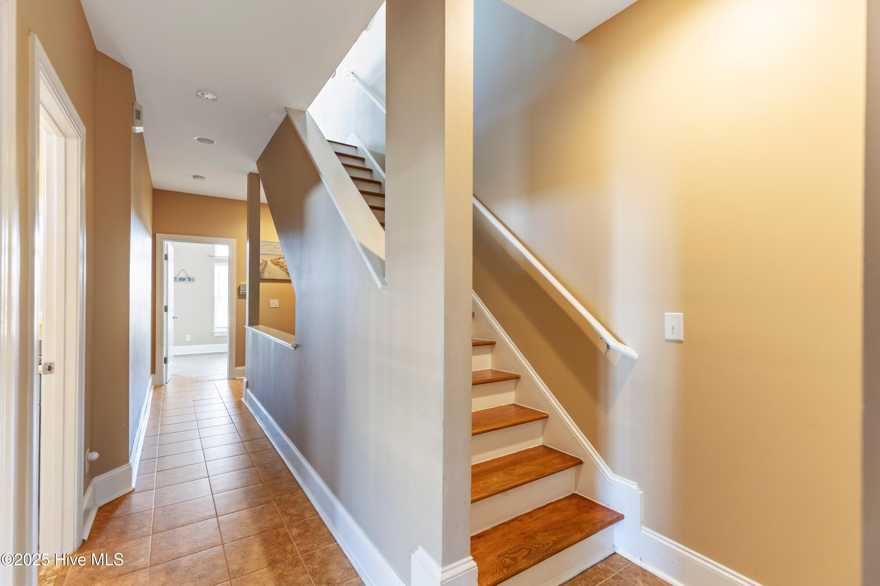 100546676 | Photo 42