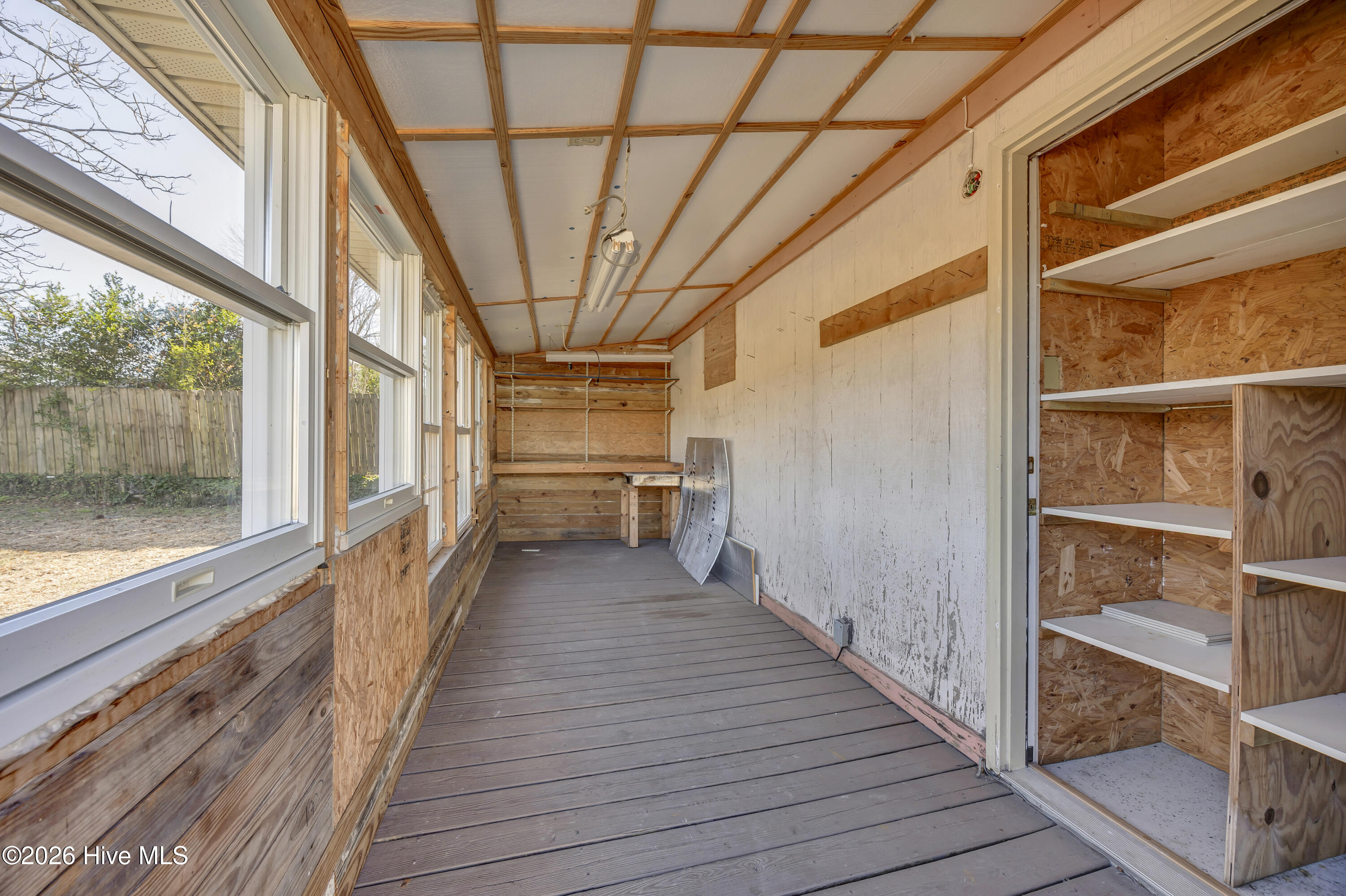 100547308 | Photo 24