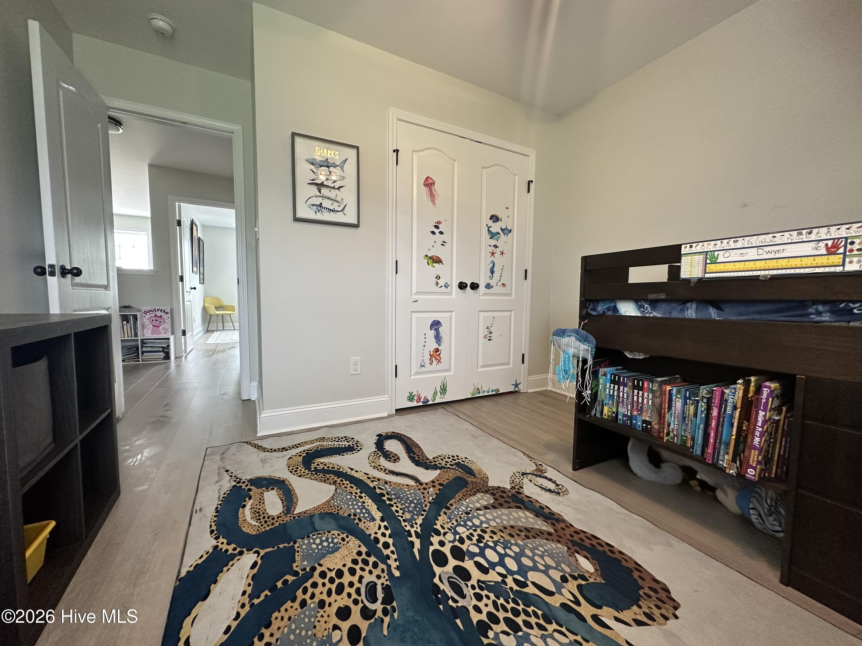 100563138 | Photo 85