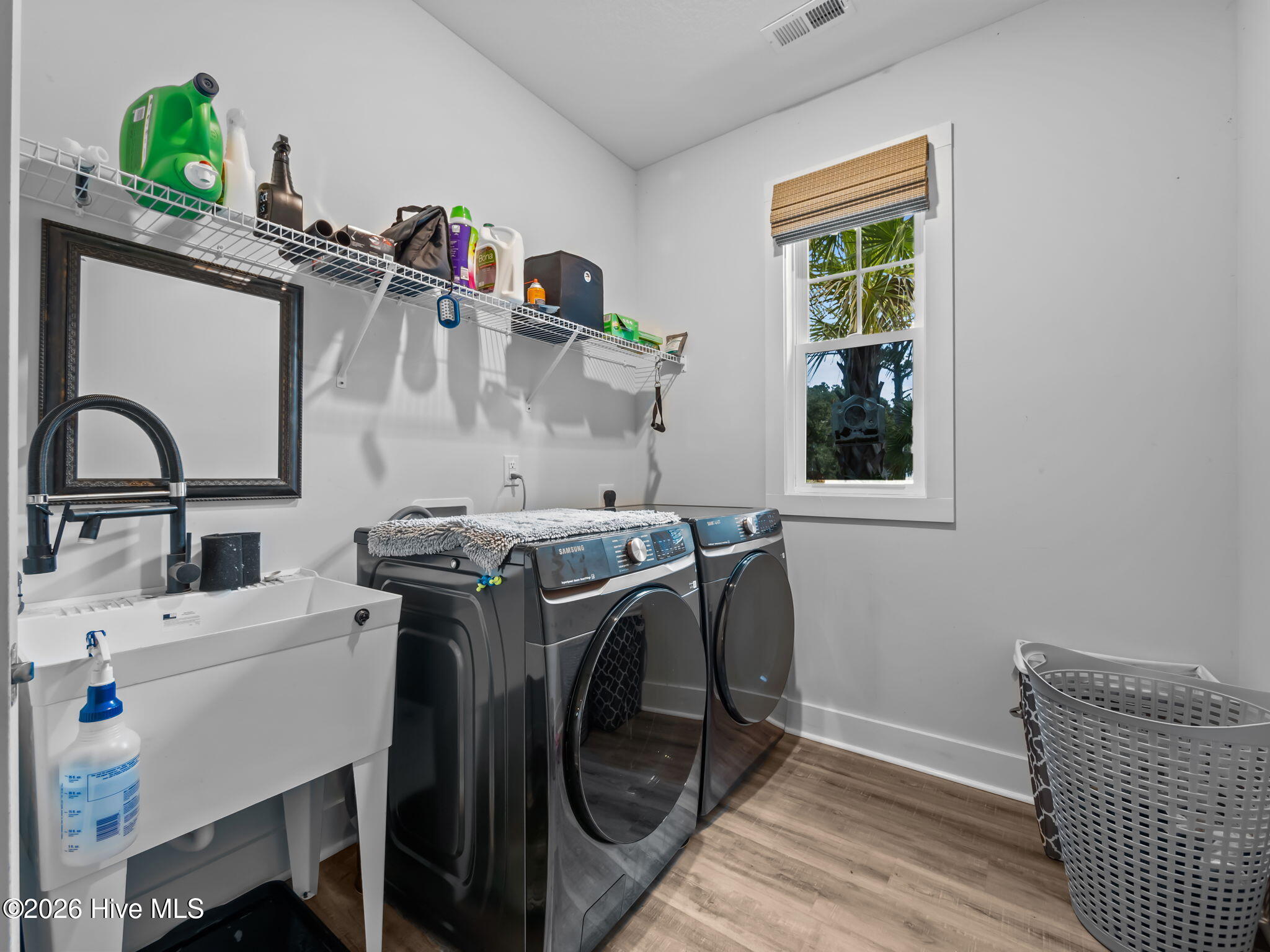 100547615 | Photo 29