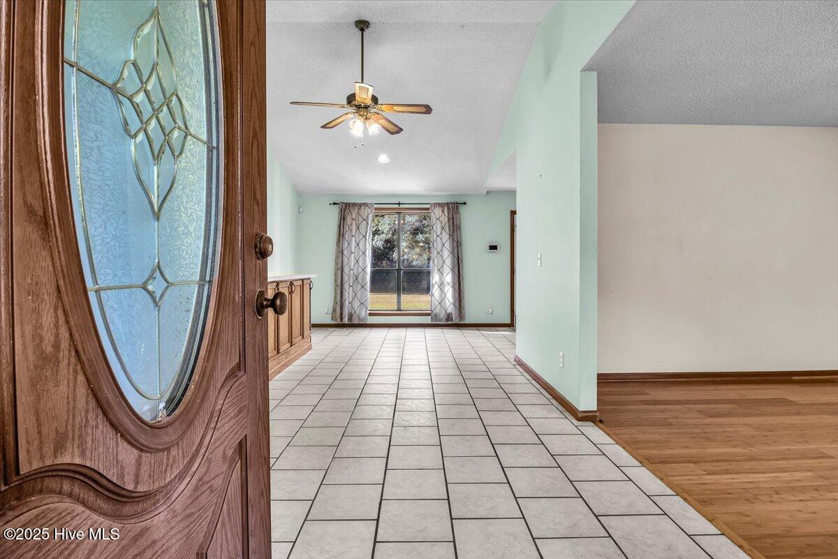 100568309 | Photo 26