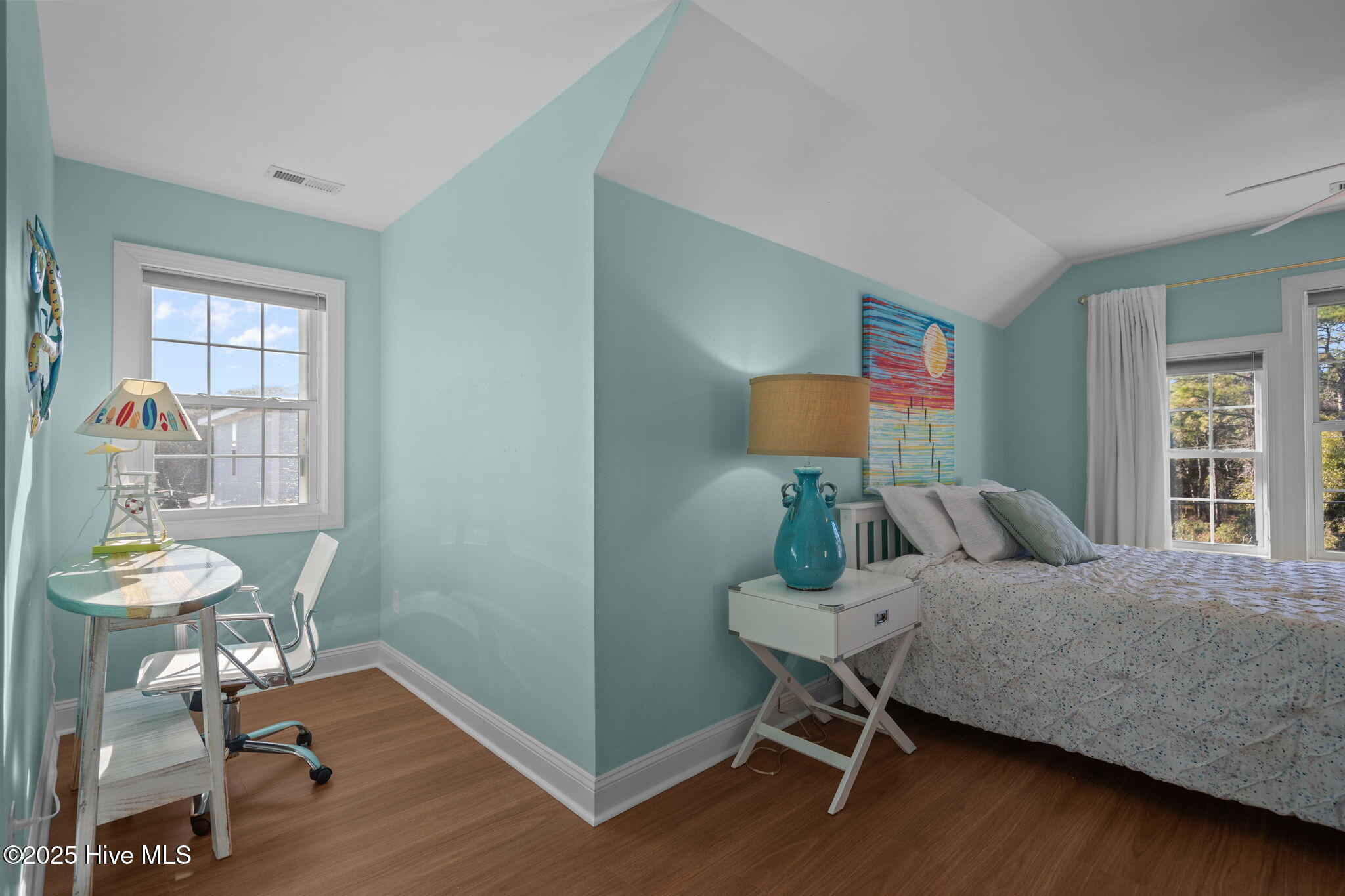 100546584 | Photo 37