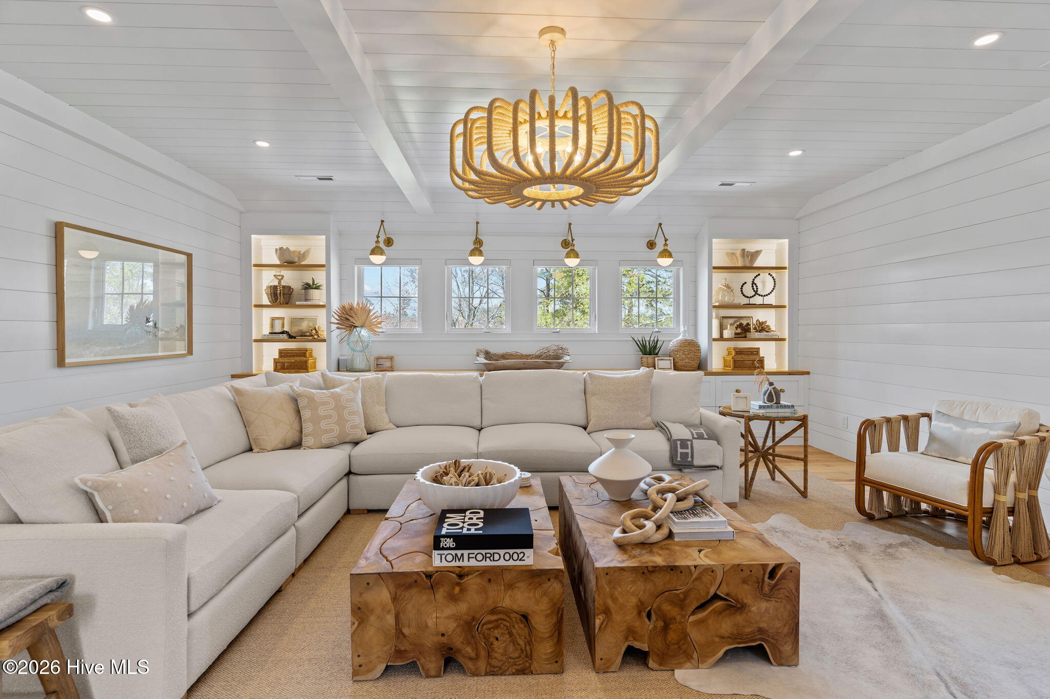 100561575 | Photo 35