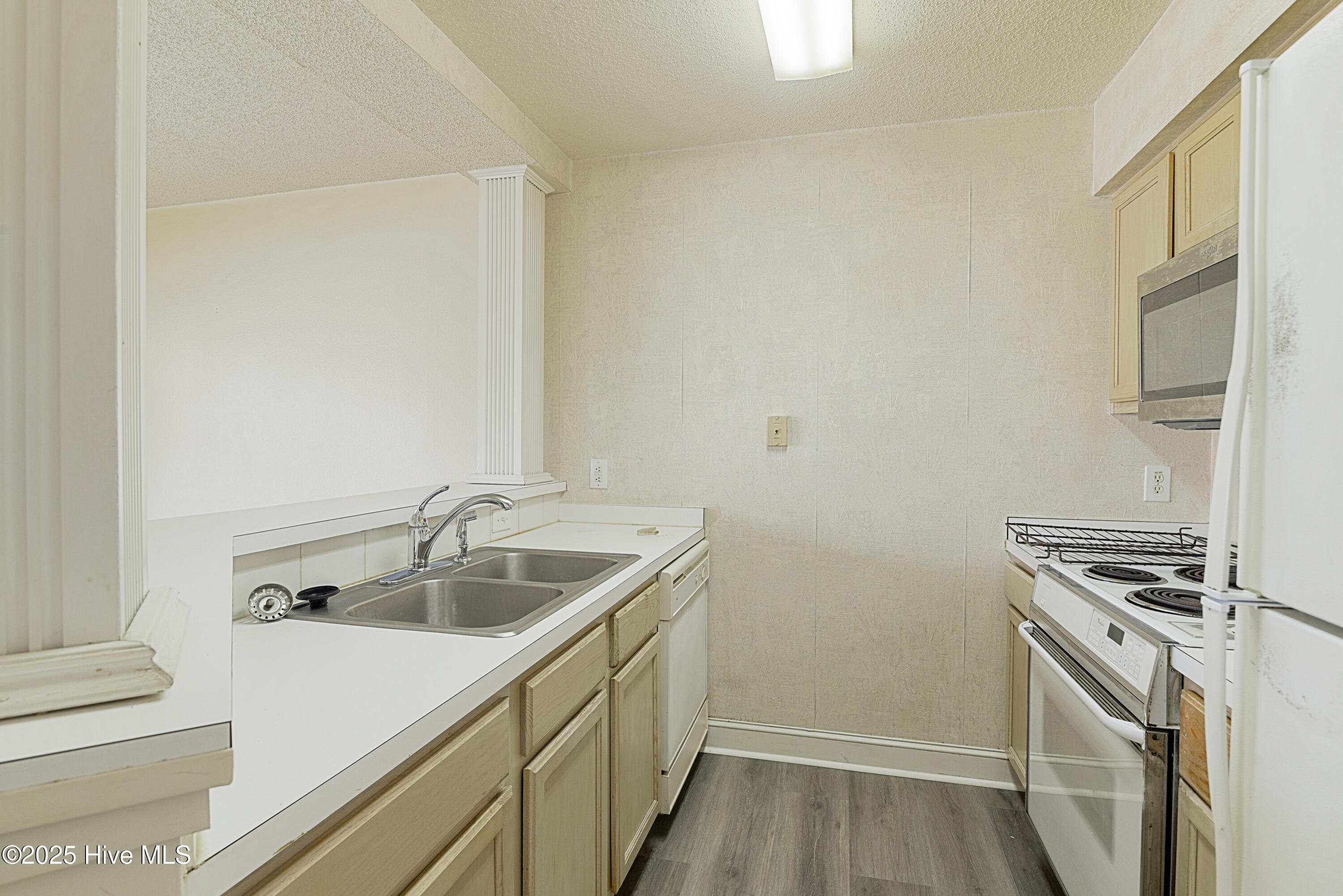 100506811 | Photo 13