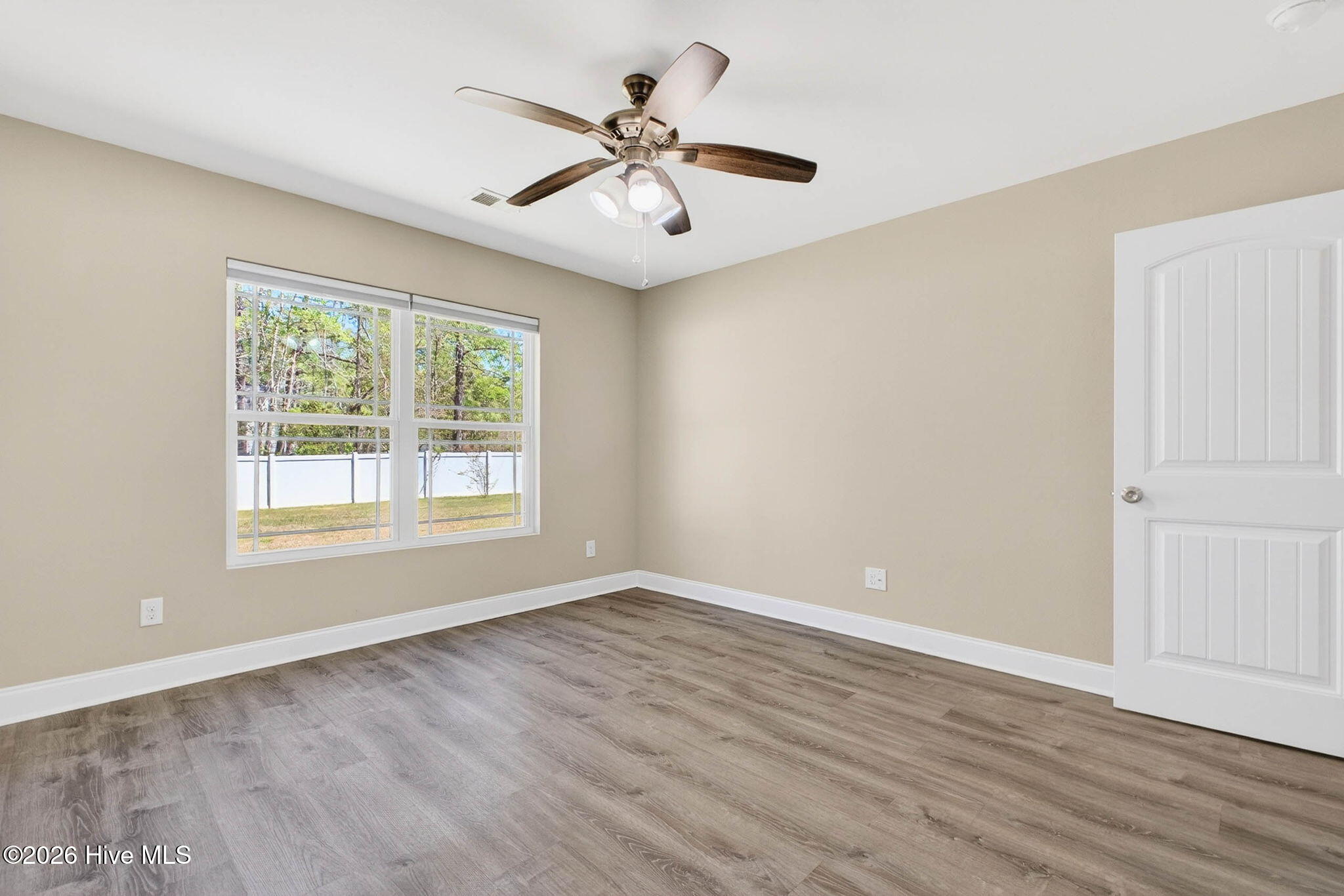 100564948 | Photo 44