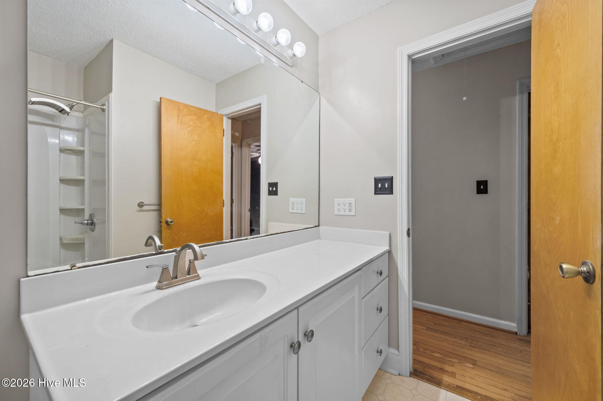 100554192 | Photo 52