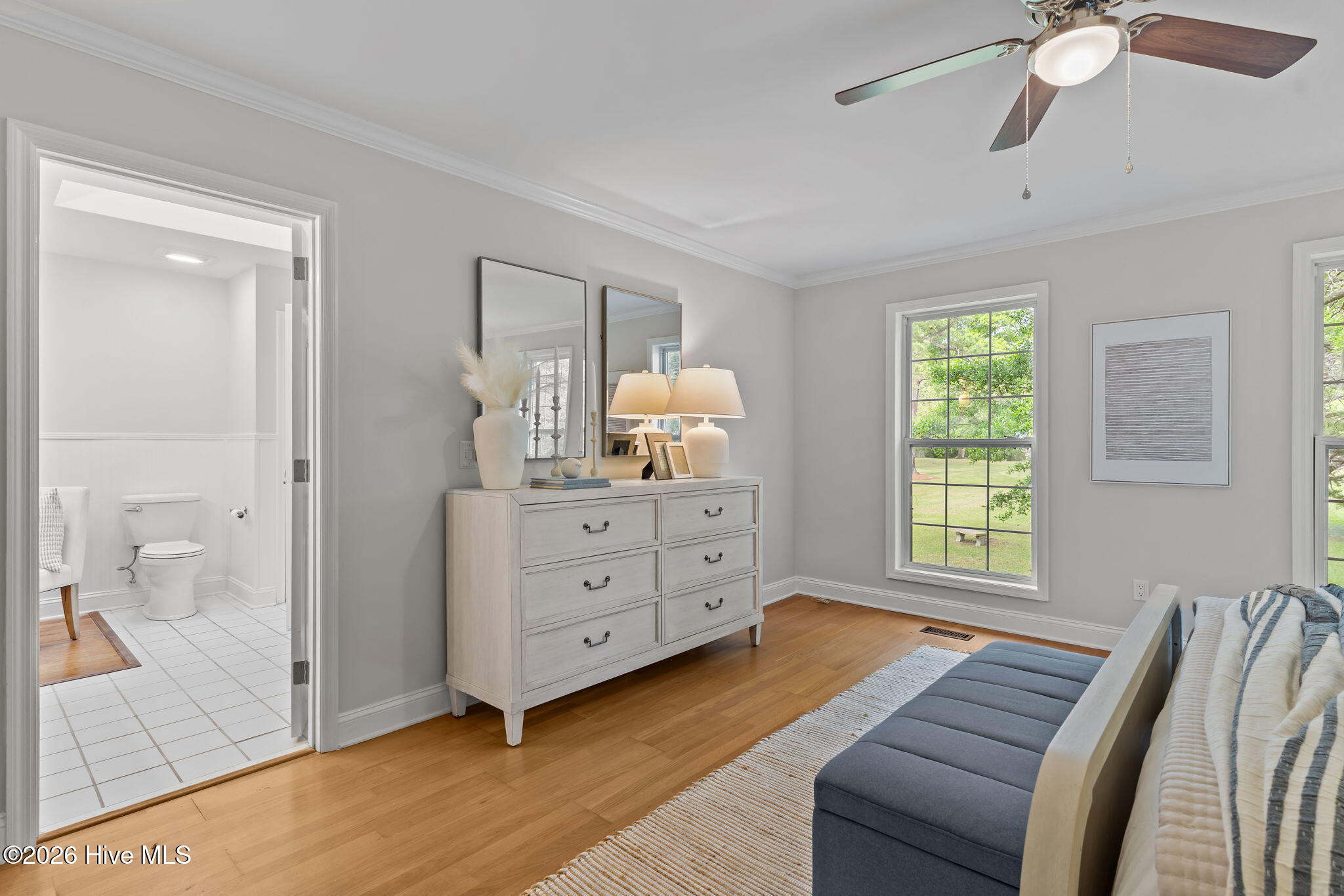 100567890 | Photo 28