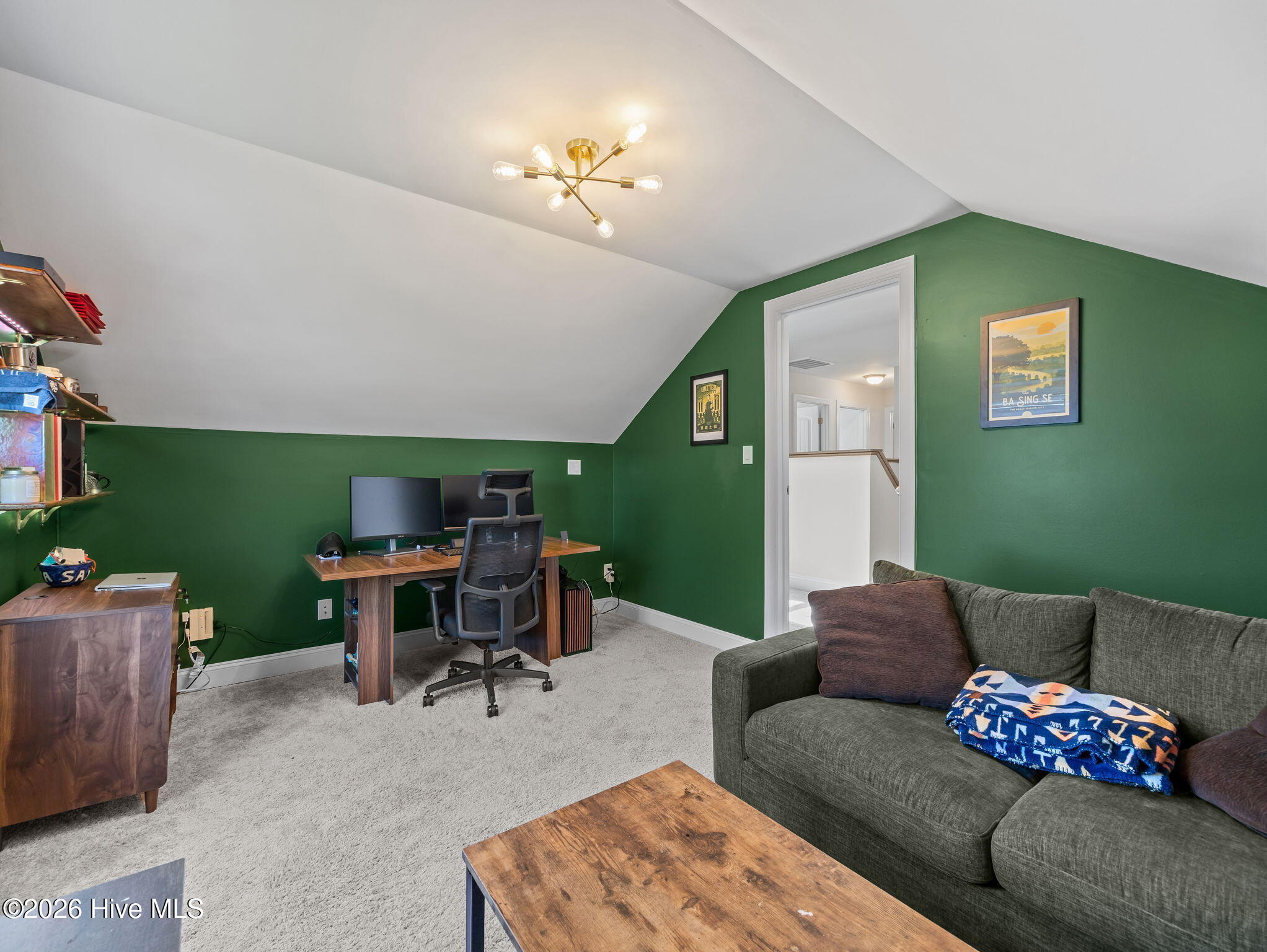 100564865 | Photo 34