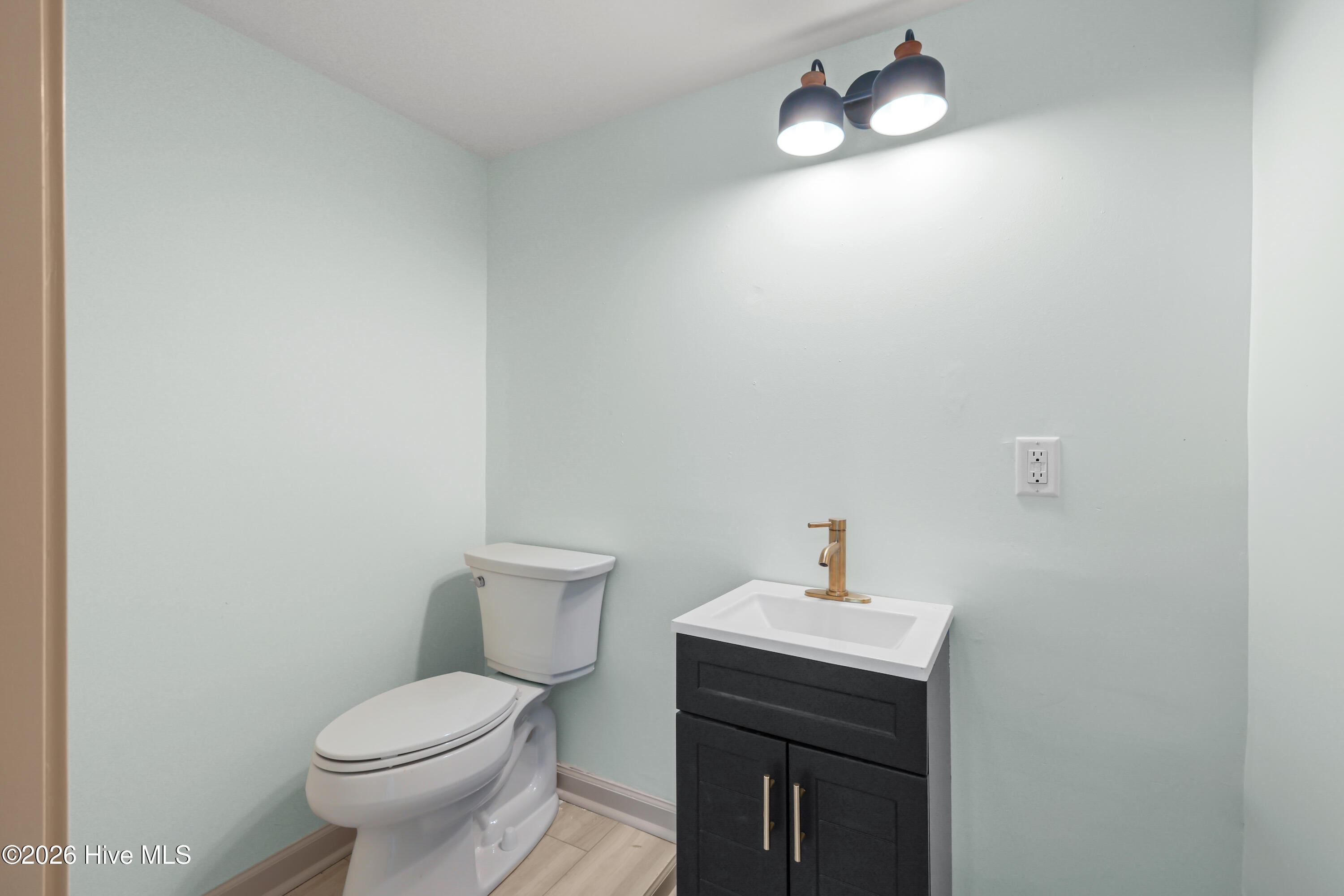 100567832 | Photo 29