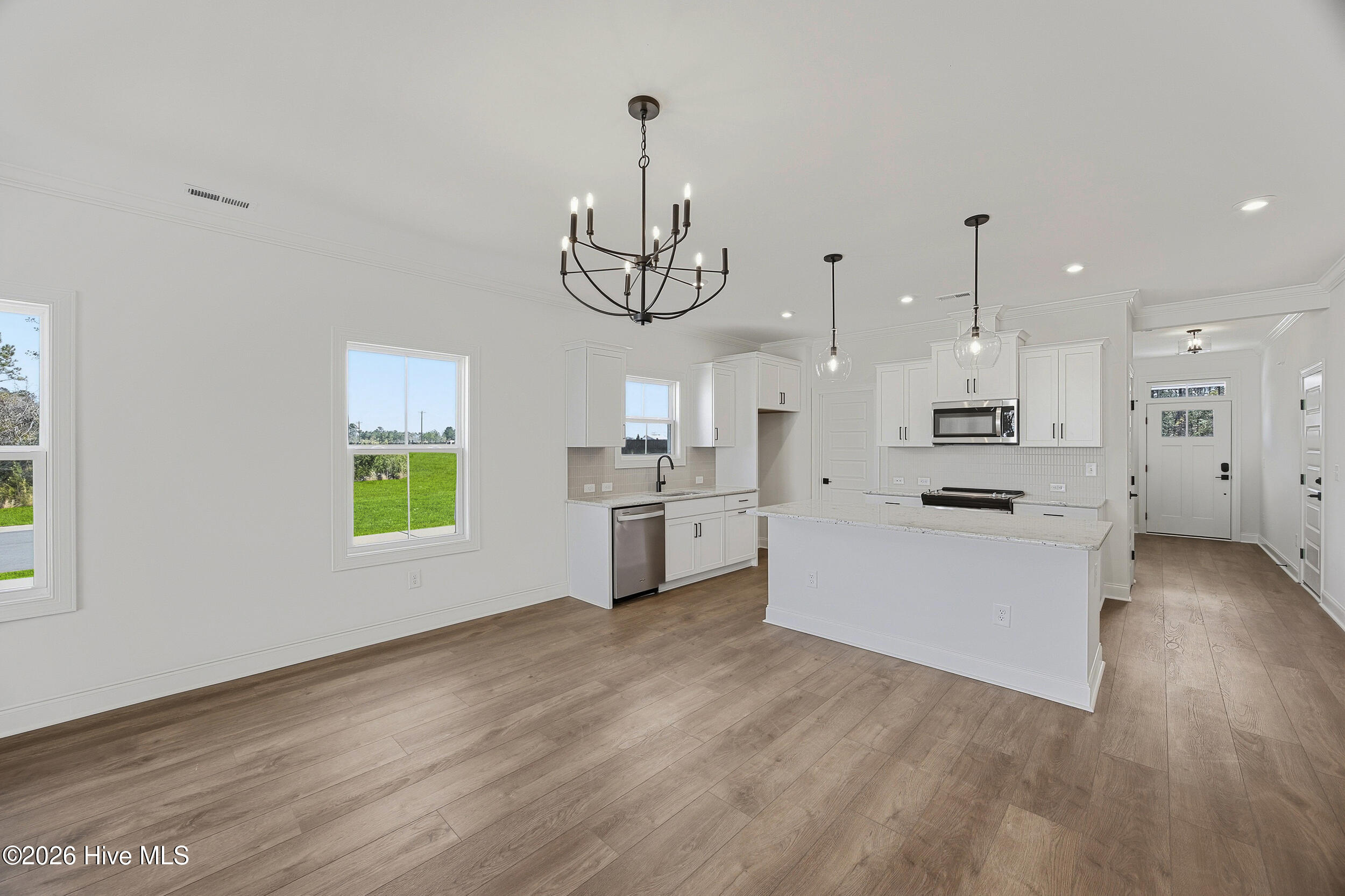 100540369 | Photo 14