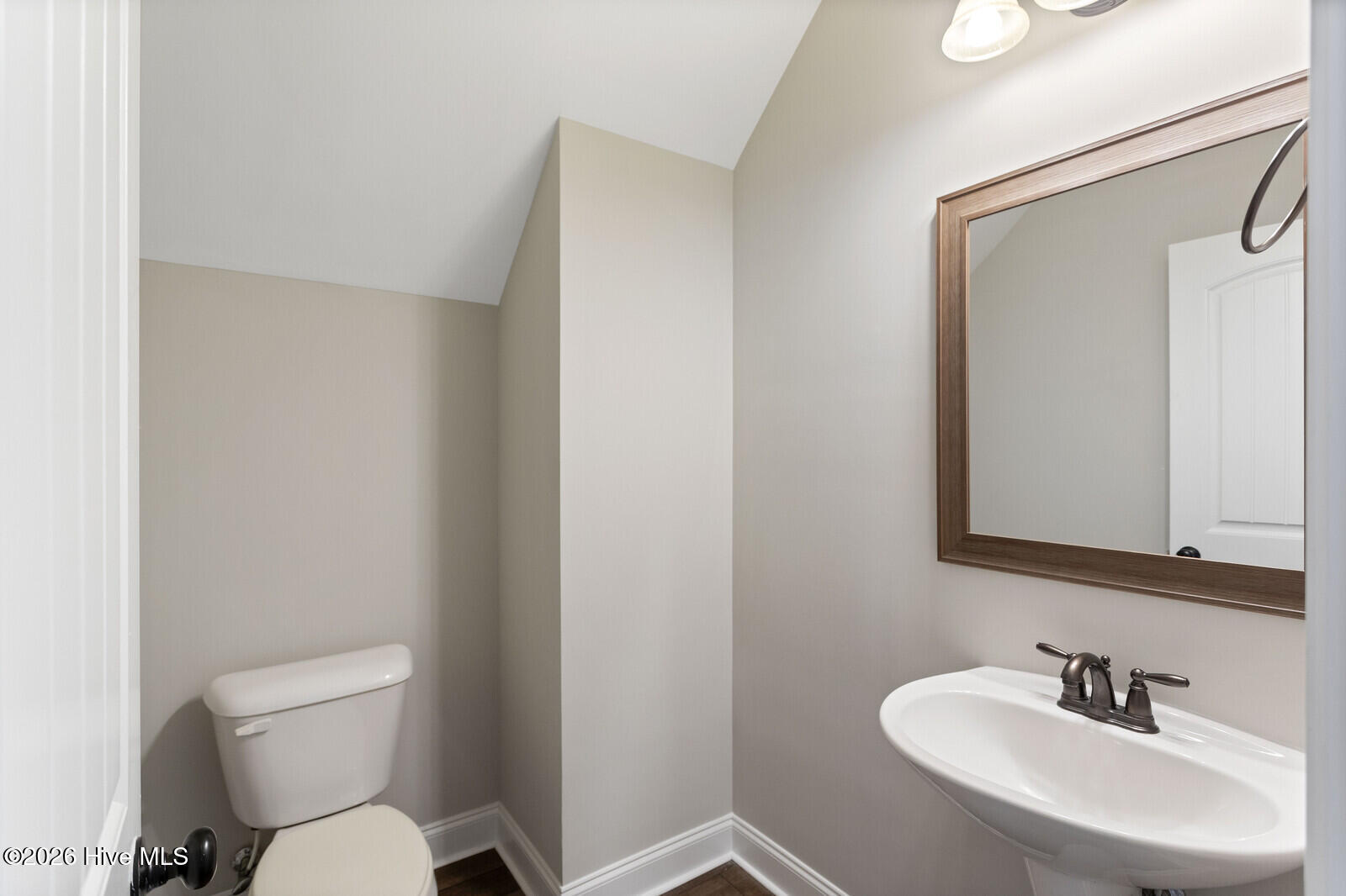 100558633 | Photo 19