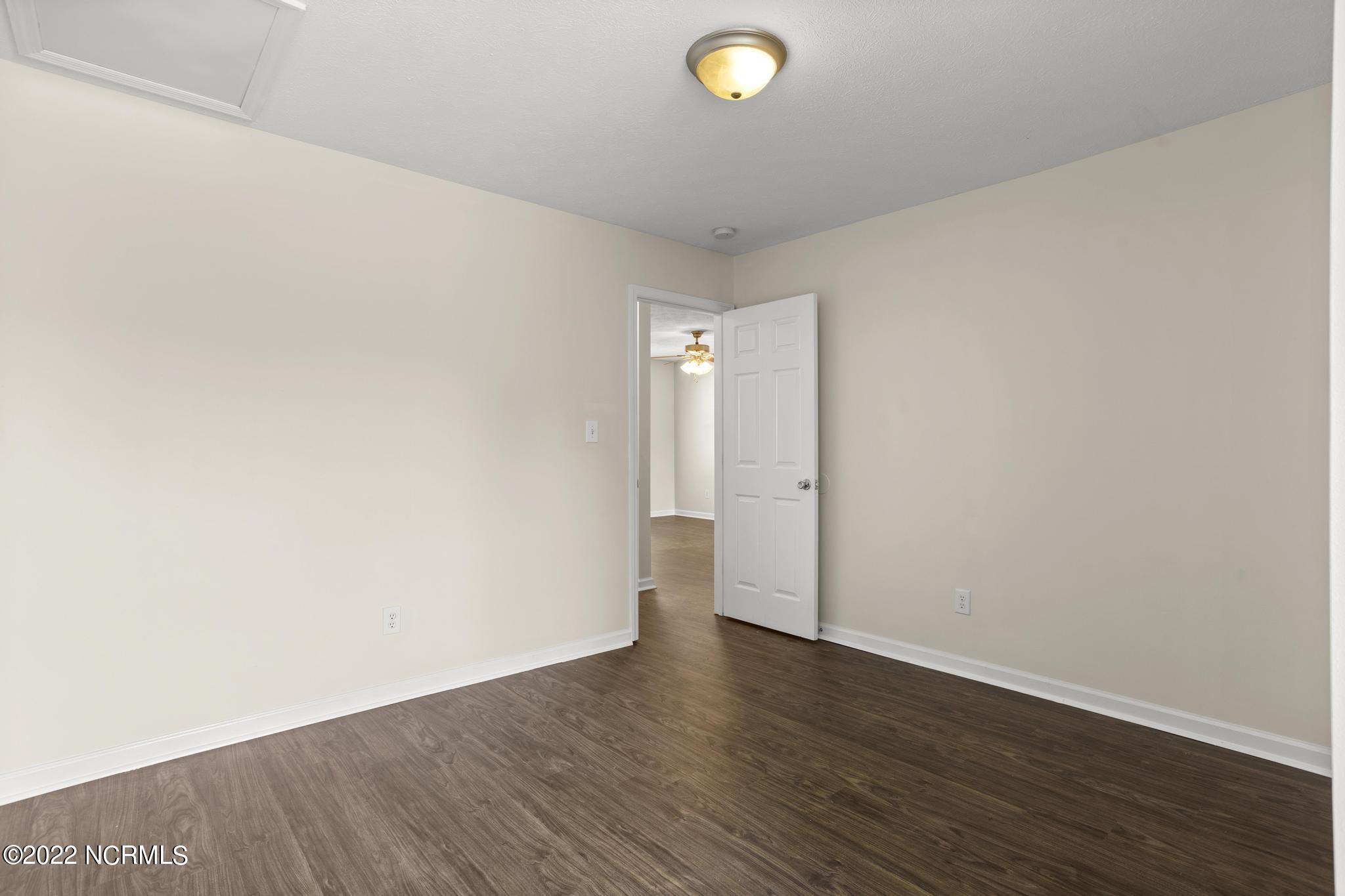 100550336 | Photo 14